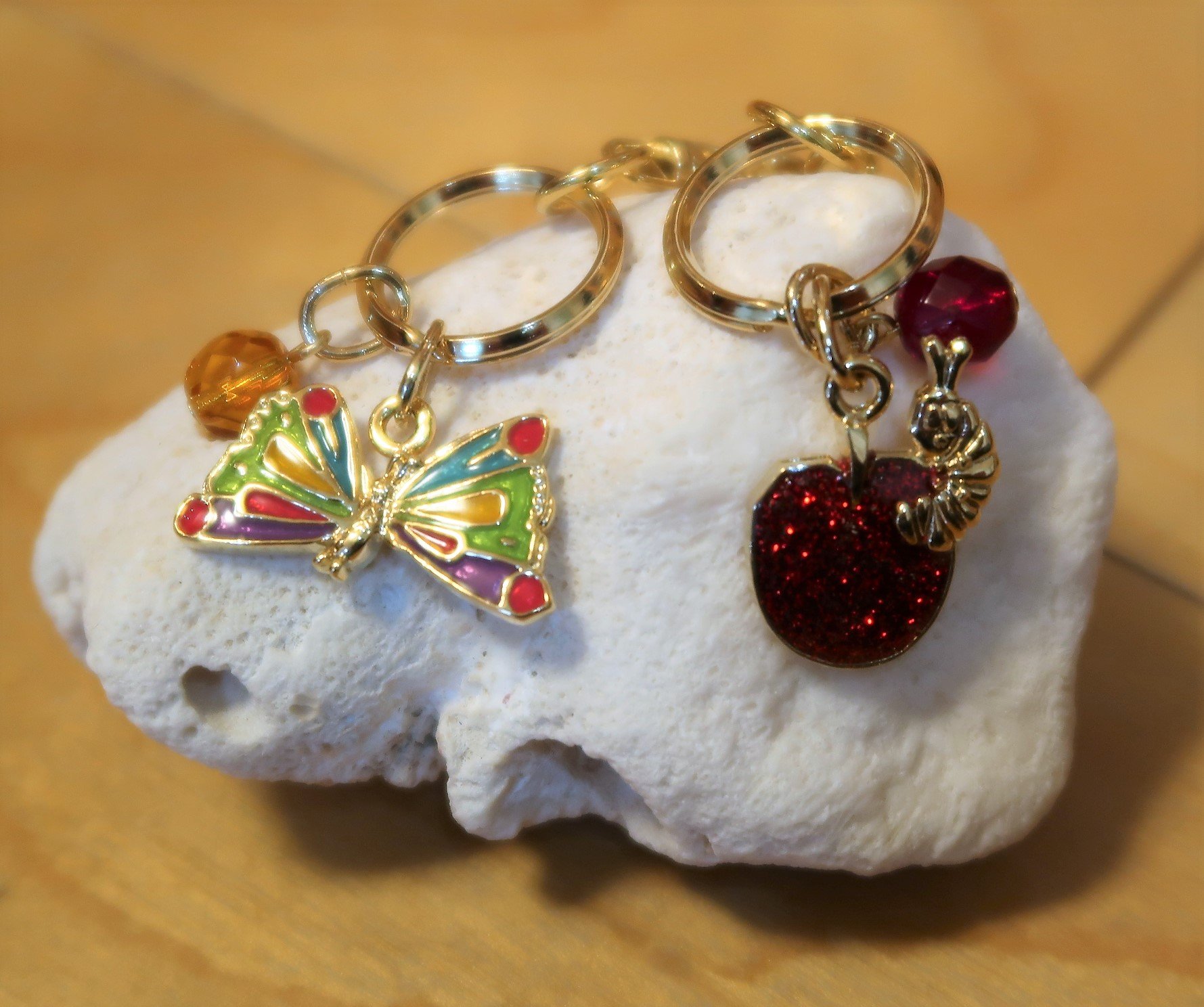 Amazon.co.jp: はらぺこあおむし キーホルダー バッグチャーム