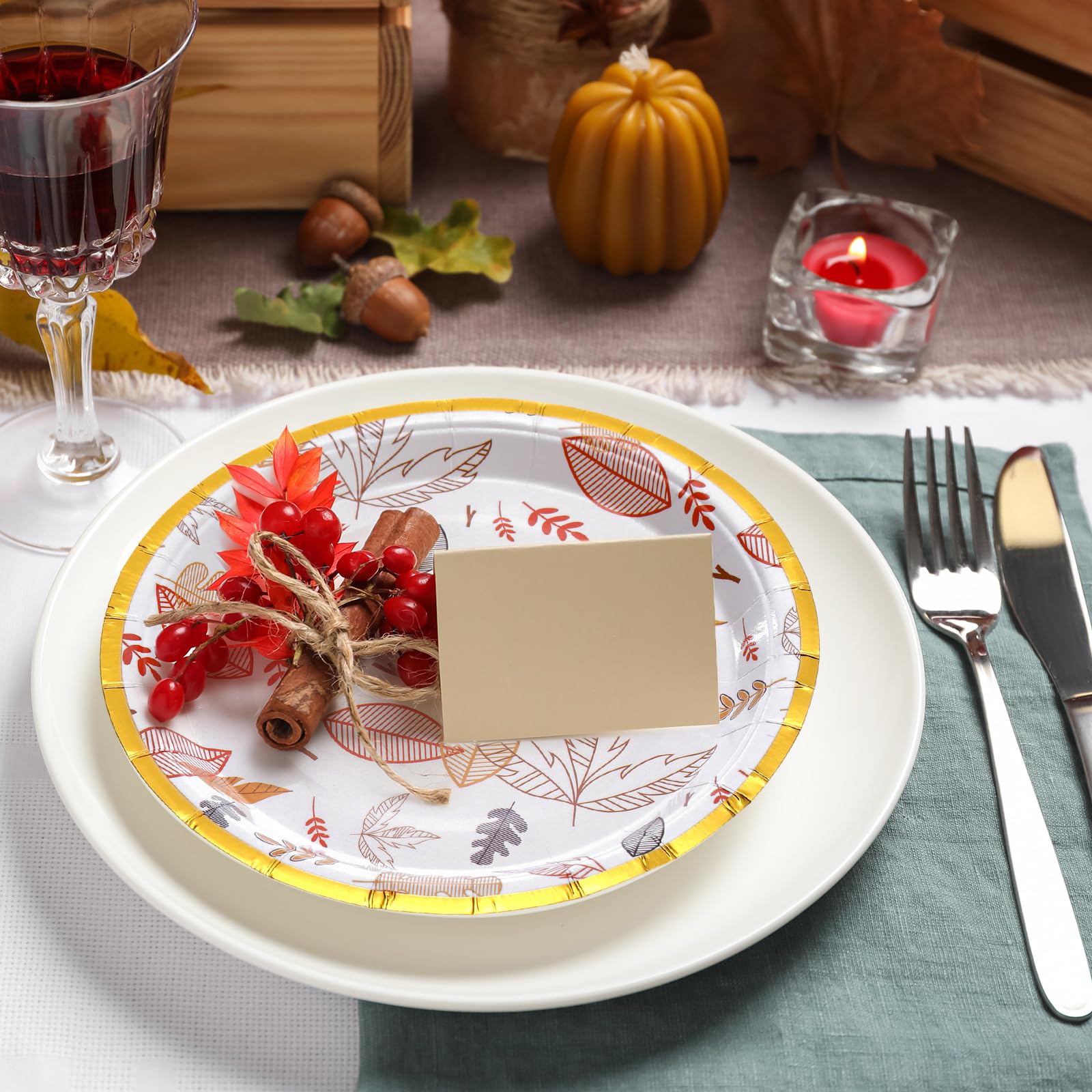 Uiifan Lot de 100 assiettes à dessert en carton de 17,8 cm - Assiettes rondes jetables pour dîner, dessert, anniversaire, anniversaire de mariage, fête d'automne (feuilles)