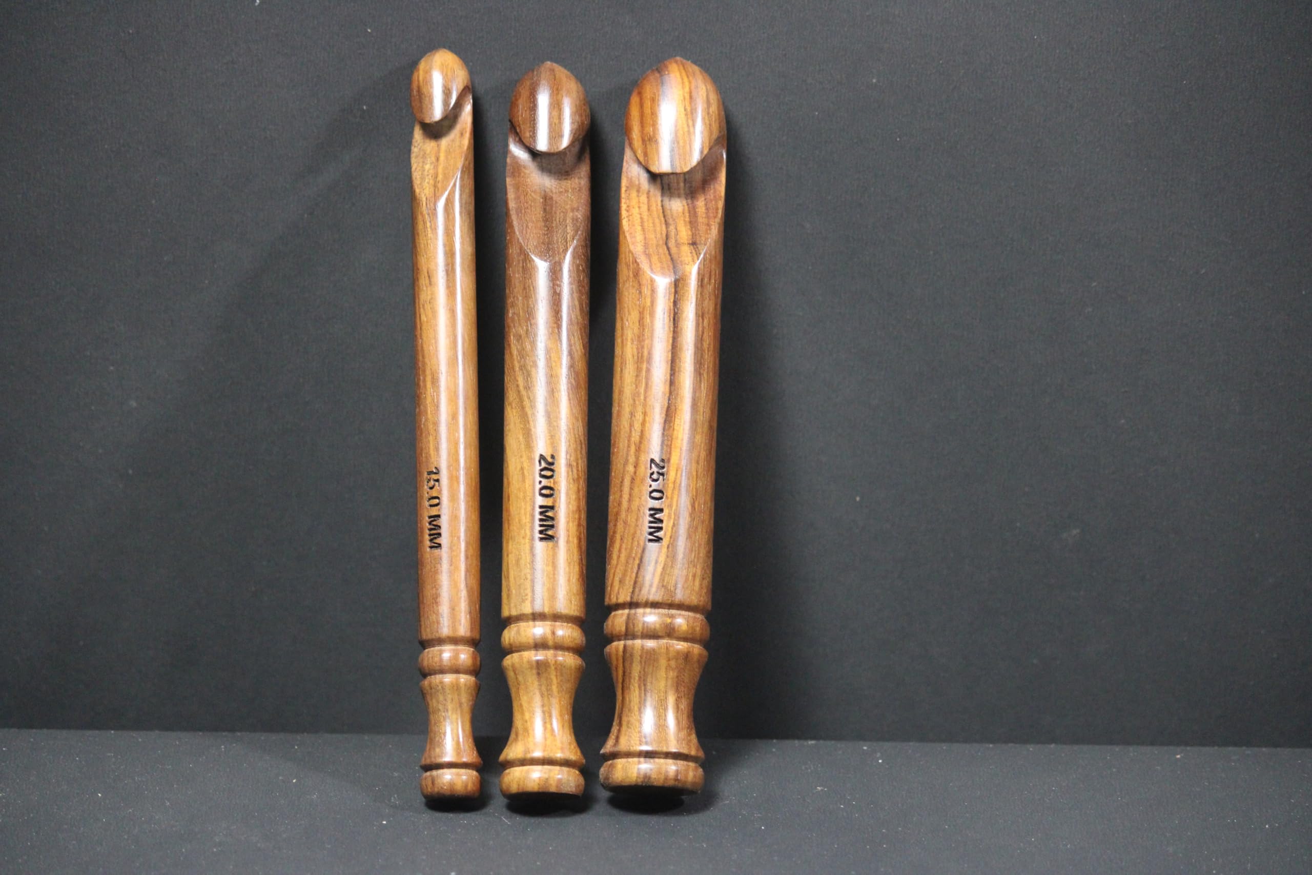 Handcrafted Wooden Crochet Hooks – Jumbo Sizes (15mm, 20mm, 25mm) for Chunky Yarn & DIY Knitting-image-32