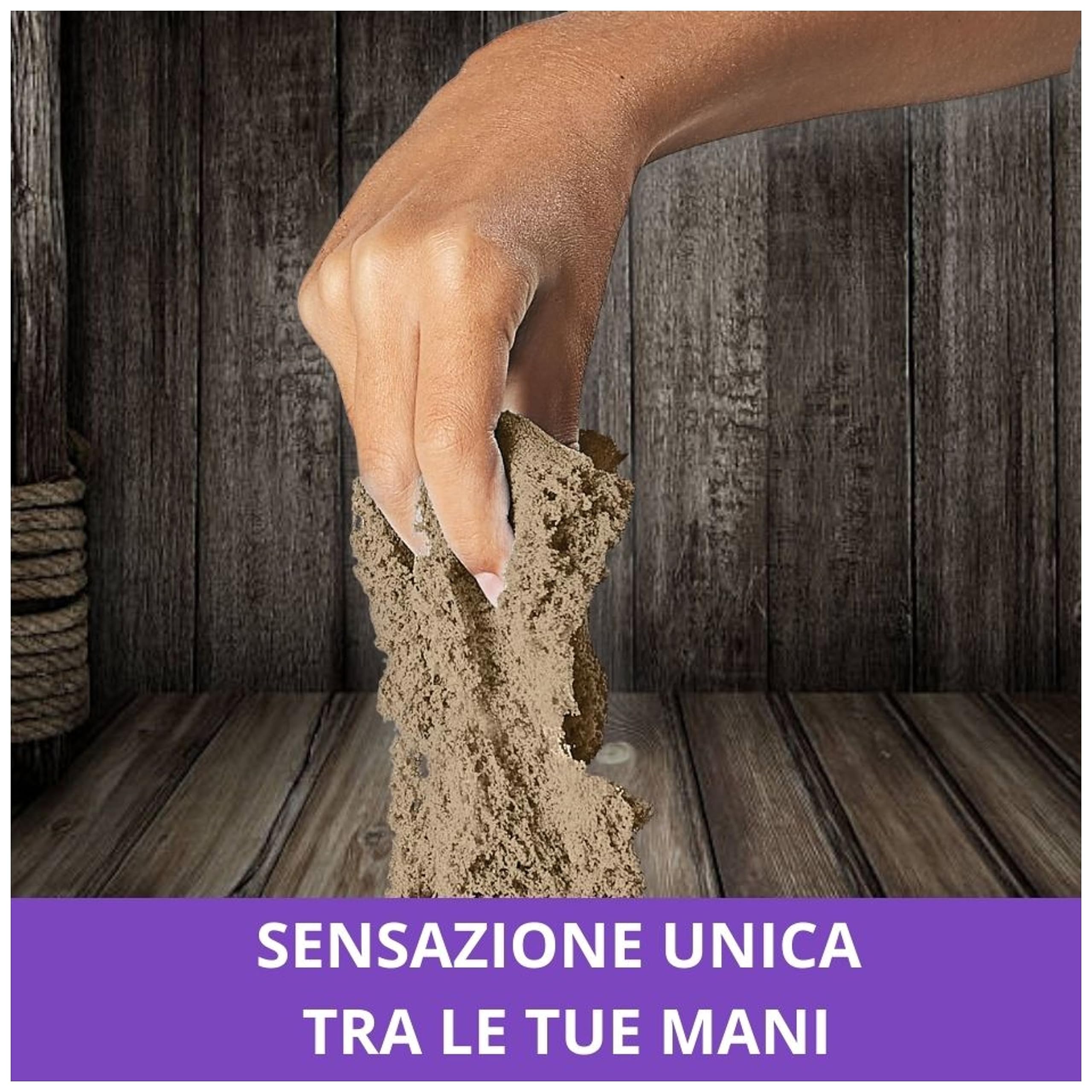 Kinetic Sand, Playset Caccia al Tesoro, con 567gr di Sabbia Marrone e Dorata Scintillante, 9 Tesori Nascosti da Trovare, Giocattoli per Bambini e Bambine, 3+ Anni