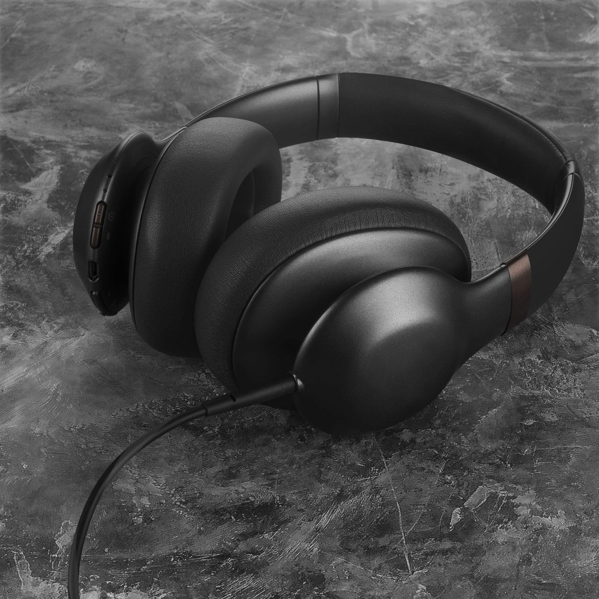 JBL TOUR ONE M2 充電コード欠品 JBL TOUR ONE M2 充電コード欠品