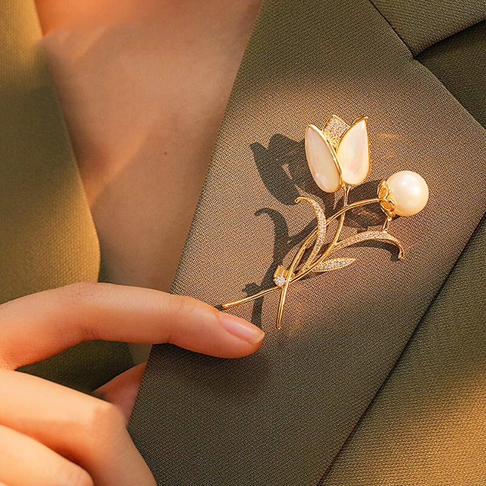 Broches para Mujer Broche para Mujer, Broche Chapado en Oro con Flores de tulipán para Regalo de Accesorios de Ropa para Mujer, Broche de suéter de Alta Gama