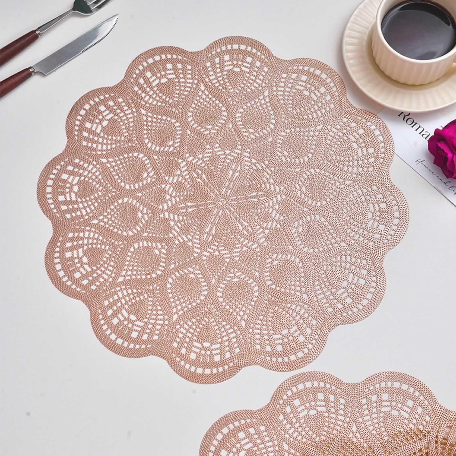 Juego de 8 manteles individuales americanos lavables de PVC dorado rosa flor redondo hueco salvamanteles 38 cm