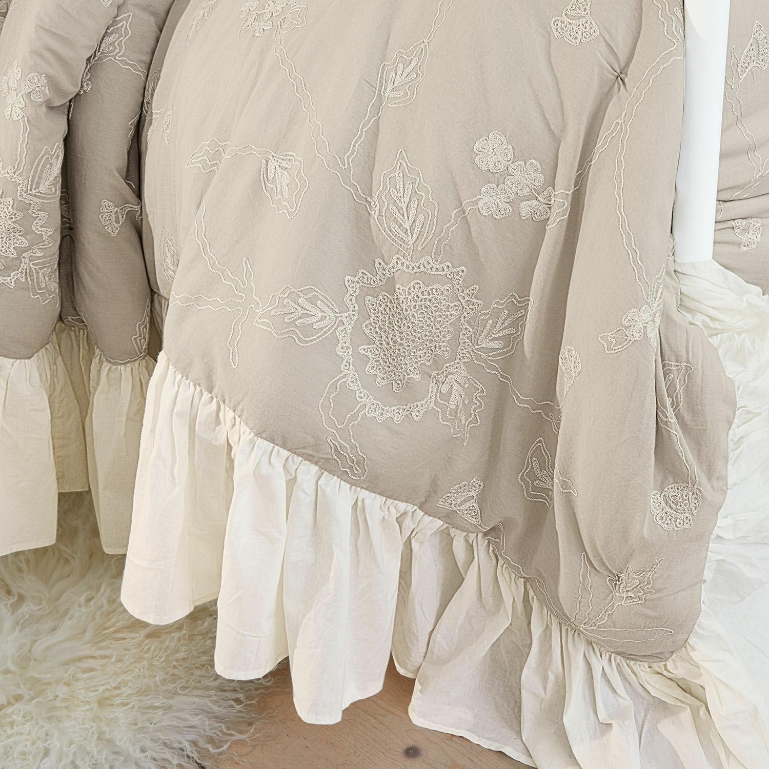 Loberon Quilt Clarissa, grau