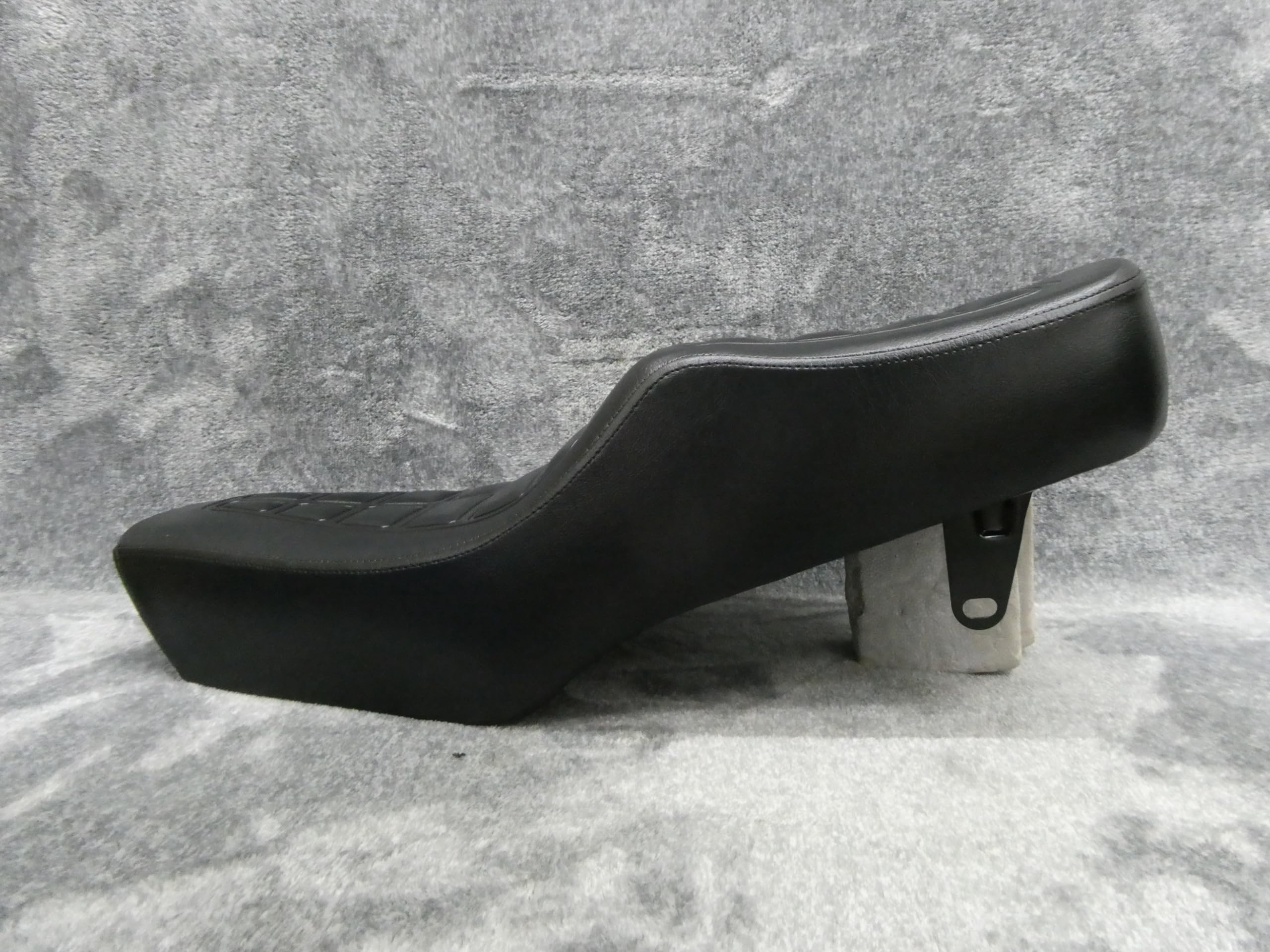 Amazon | GN125 純正タイプ アンコ抜きシート / GN125 GN125H