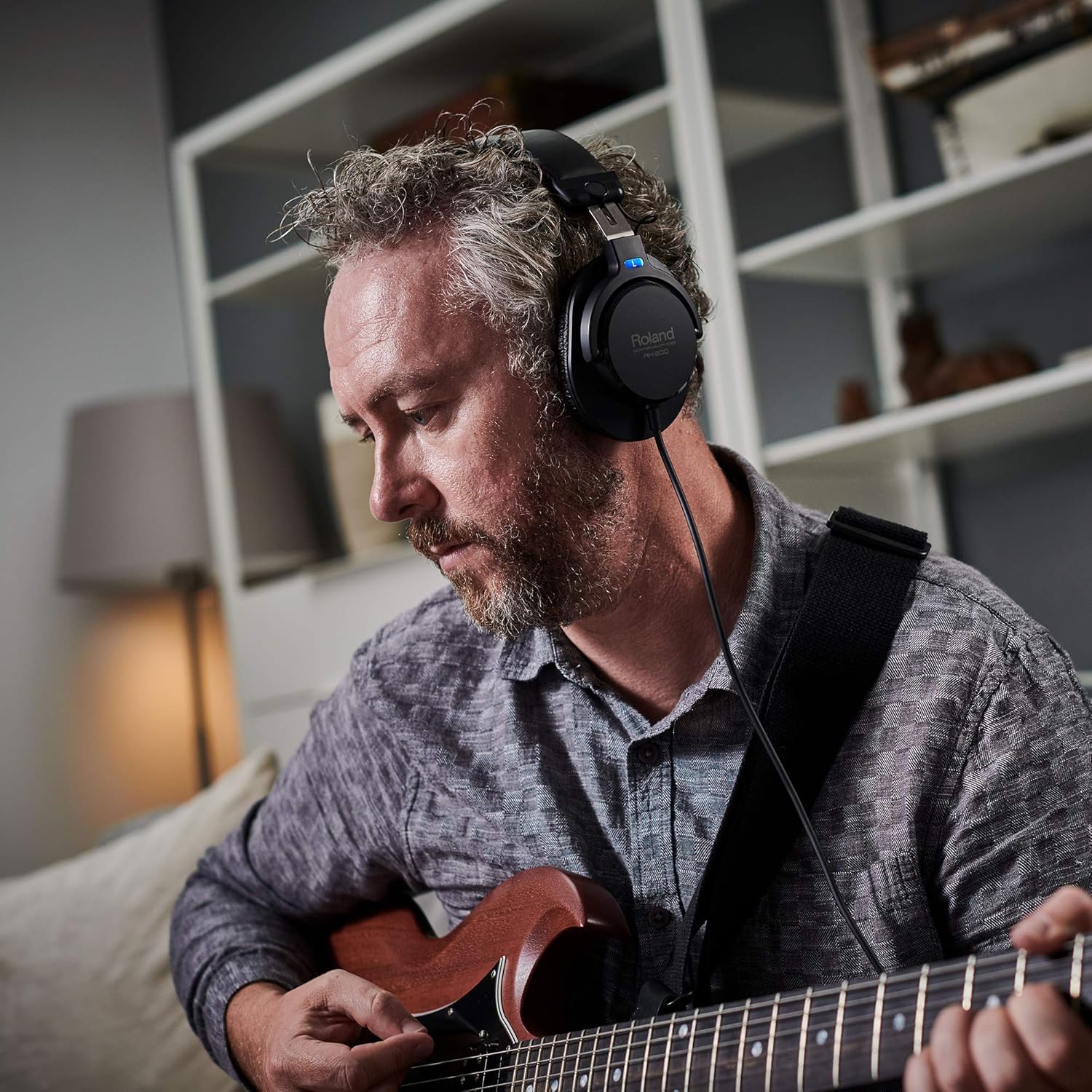 roland rh 200 stereo monitor headphones black coiled cable %e2%80%93 clear accurate and comfortable for studio quality monitoring