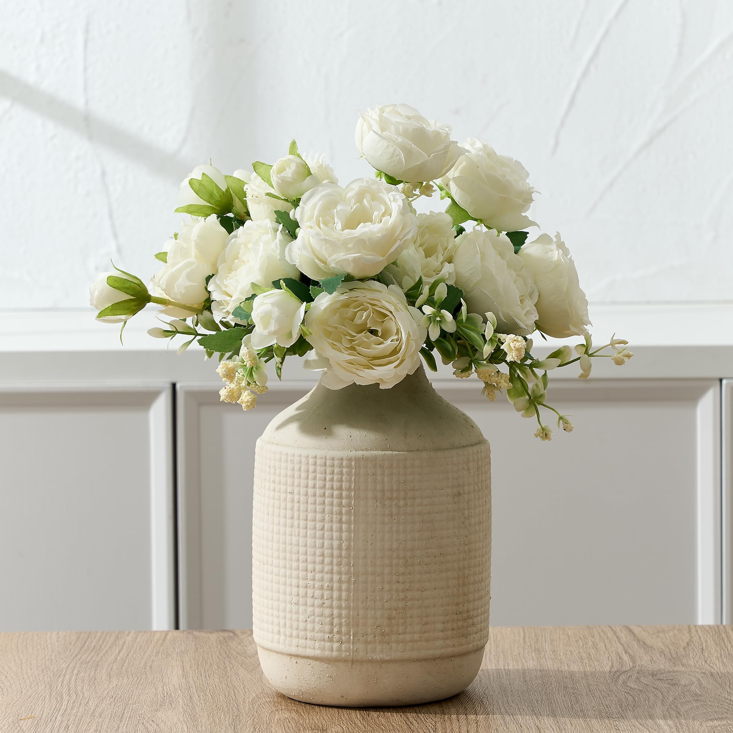 SIDUCAL Ceramic Rustic Farmhouse Vase | 7 Inch Pottery Decorative Flower Sand Glaze Finish Boho Vase for Home Decor, Table, Living Room, Bathroom Decoration, Shelf Decor, Mantel, White