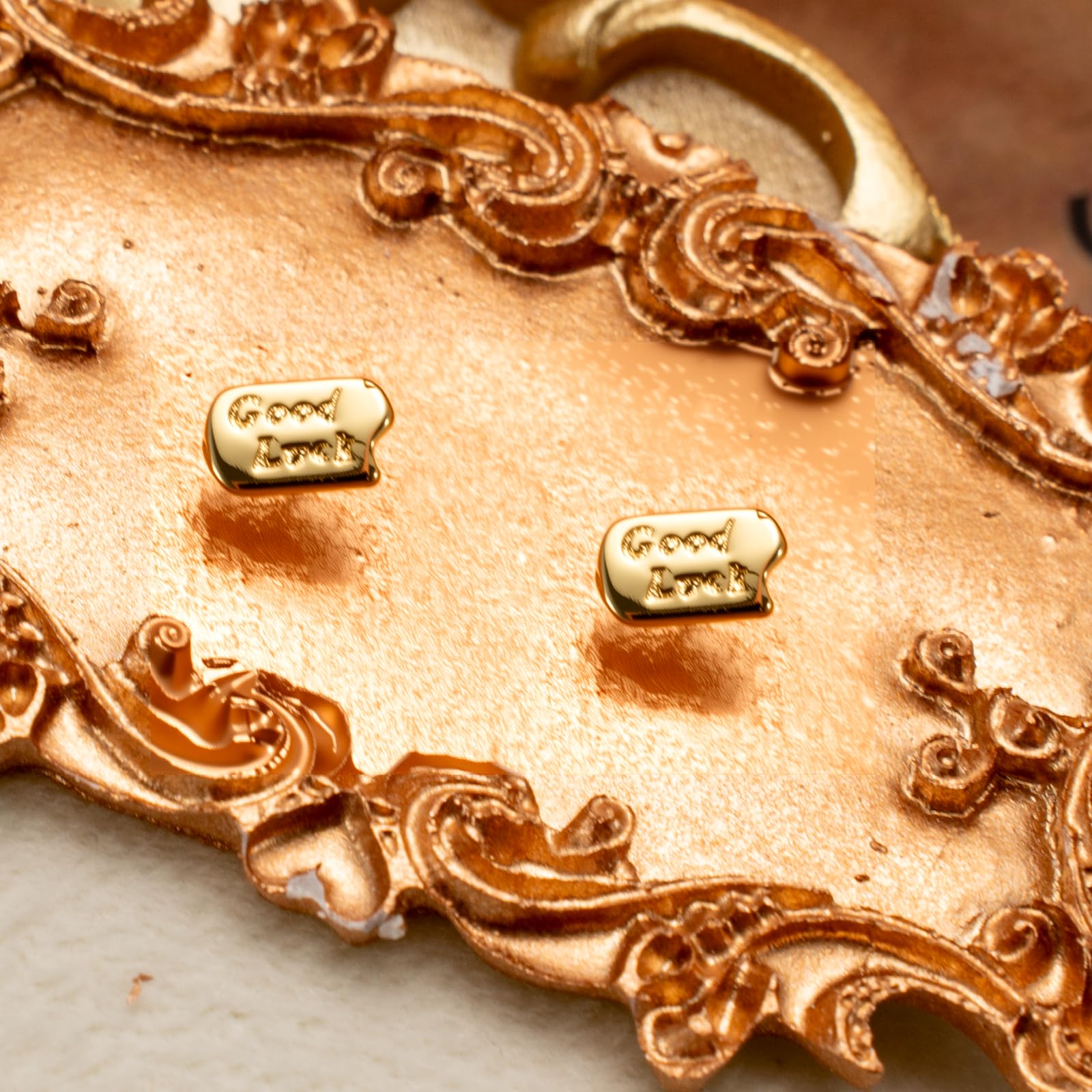Orecchini a Bottone in Argento Sterling di buona Fortuna per Donne - Orecchini Geometrici Quadrati semplici placcati in Oro 14K, Piccoli Borchie minimalisti ipoallergenici