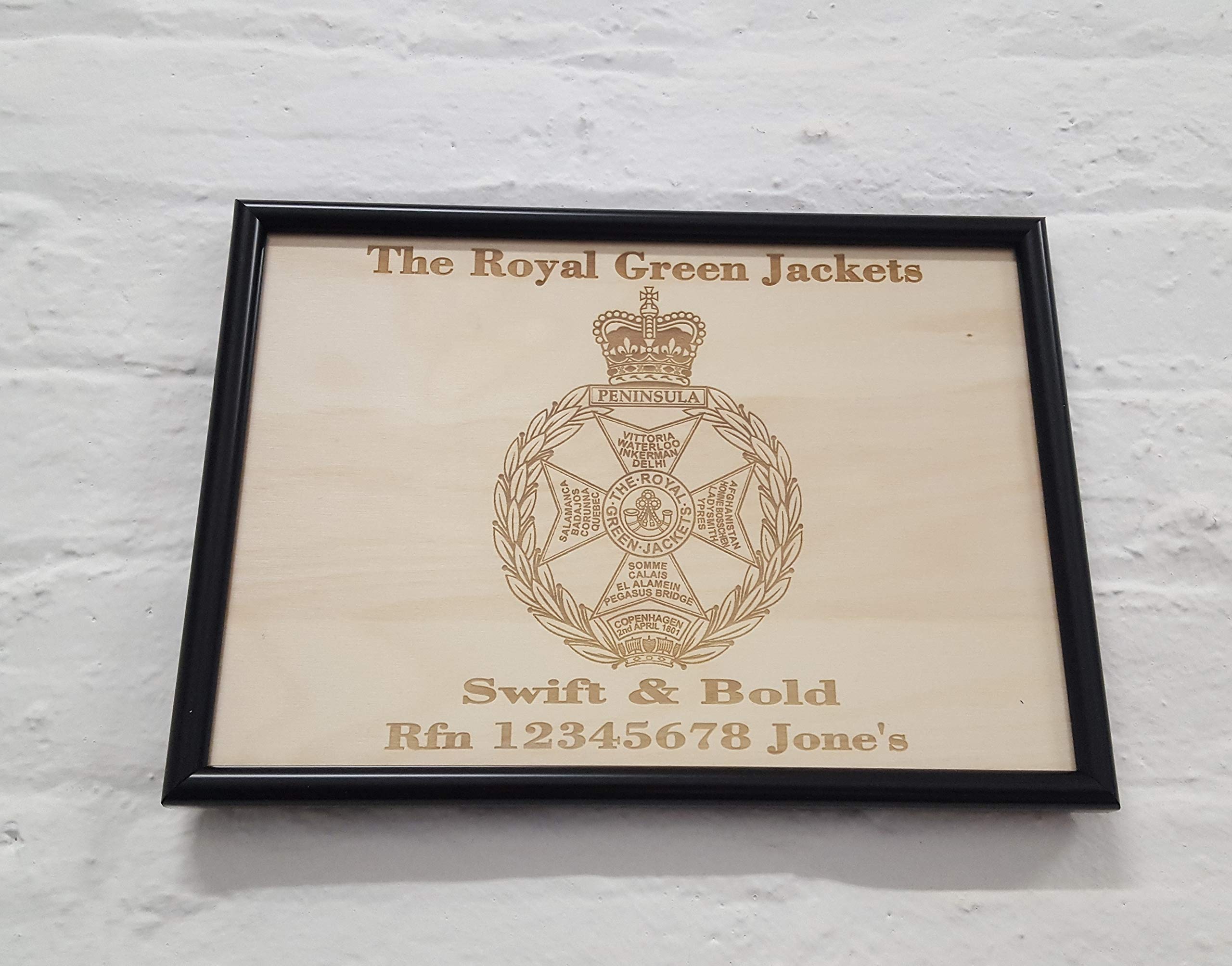 Cutncraft Designs The Royal Green Jackets RGJ Regimental Cap Badge and Personalised text, Laser Engraved A4 wooden plaque/Flag for Bedroom Wall, Home or Office