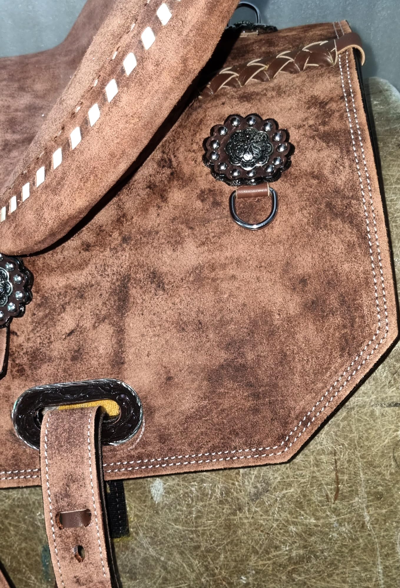 Western Youth Dzieci Dziecko Dorosły Barrel Horse Roughout Skórzane Siodło Zamszowe Siedzisko Buckstitch Design 25 cm do 45 cm ME-WLS-288