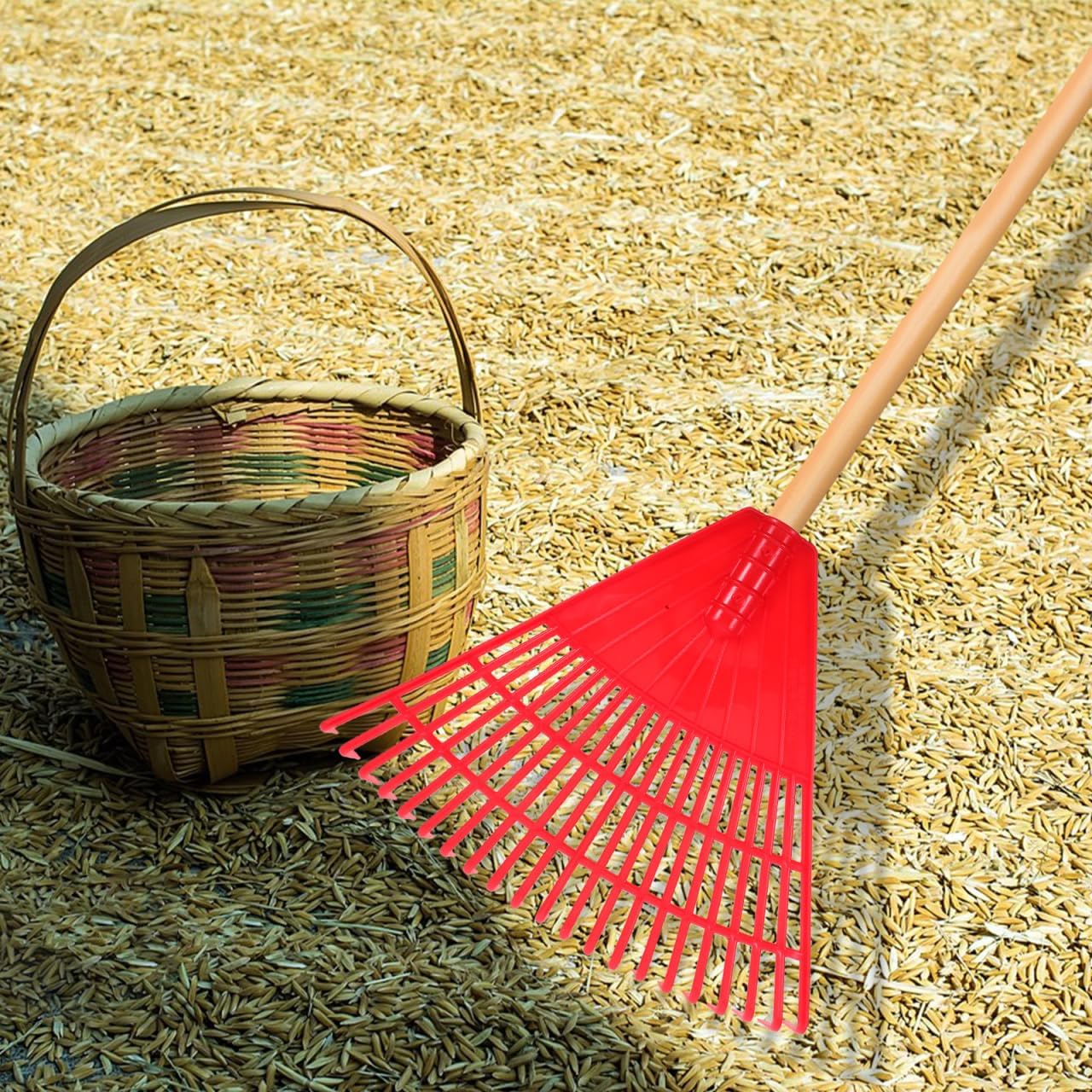 Sosoport Lightweight Plastic Leaf Rake for Yard with 21 Teeth Large Garden Rake for Lawn Leaves Debris Removal and Outdoor Cleanup Tool