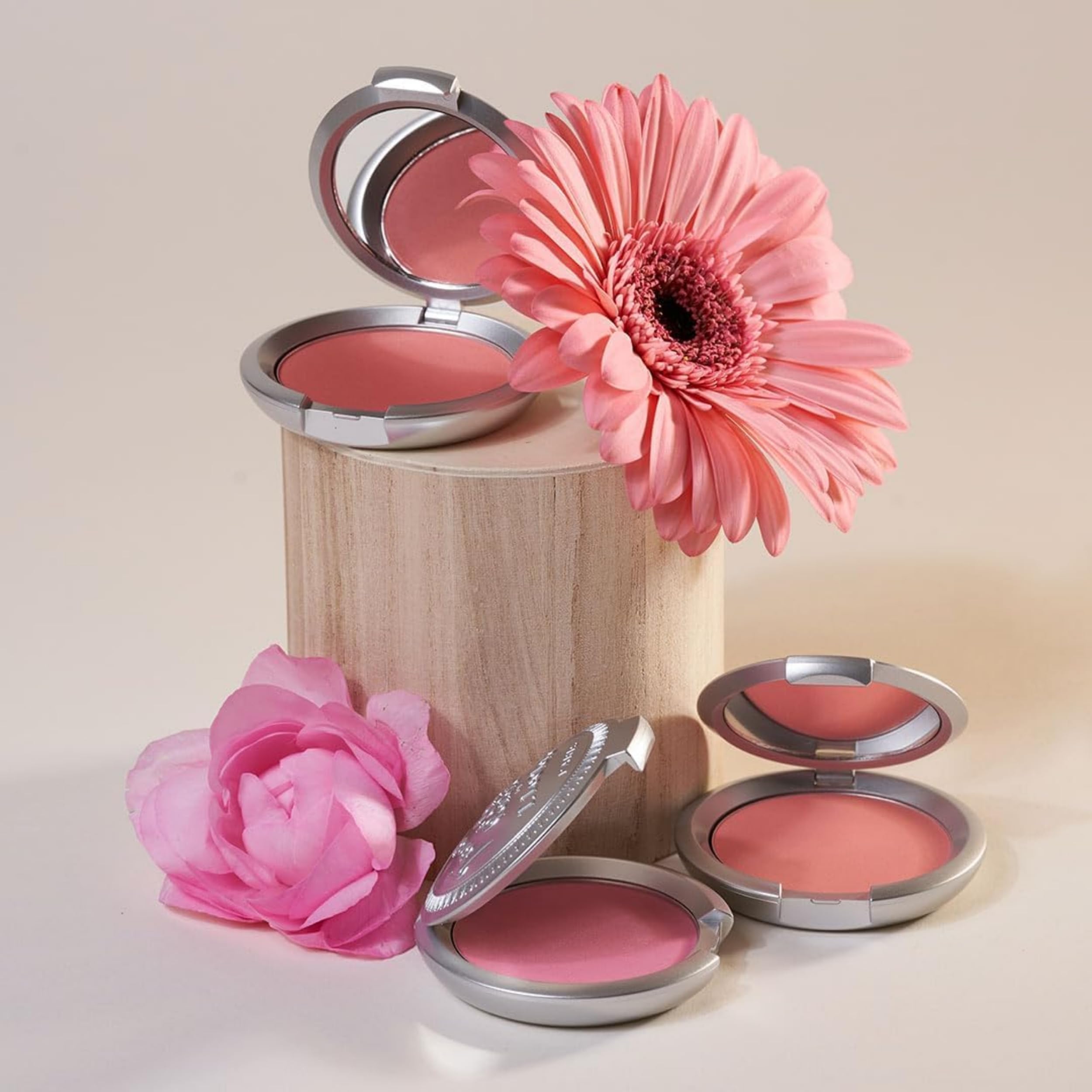 T. LeClerc - Fard à Joues Poudré - Blush - Teinte Boisé - Texture Légère et Soyeuse - Formule Vegan Testée Dermatologiquement - Convient aux Peaux Sensibles - Boitier avec Miroir Intégré
