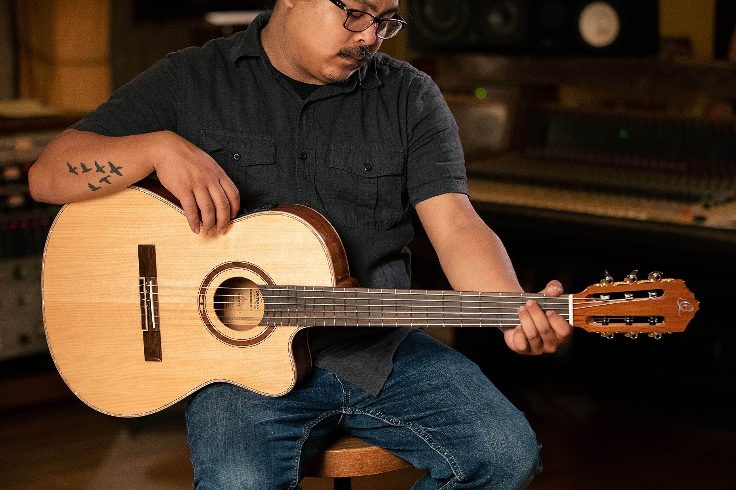 Guitarra acústico-eléctrica ORTEGA Performer Series 4/4 Slim Neck - + Bolsa, RCE138-T4