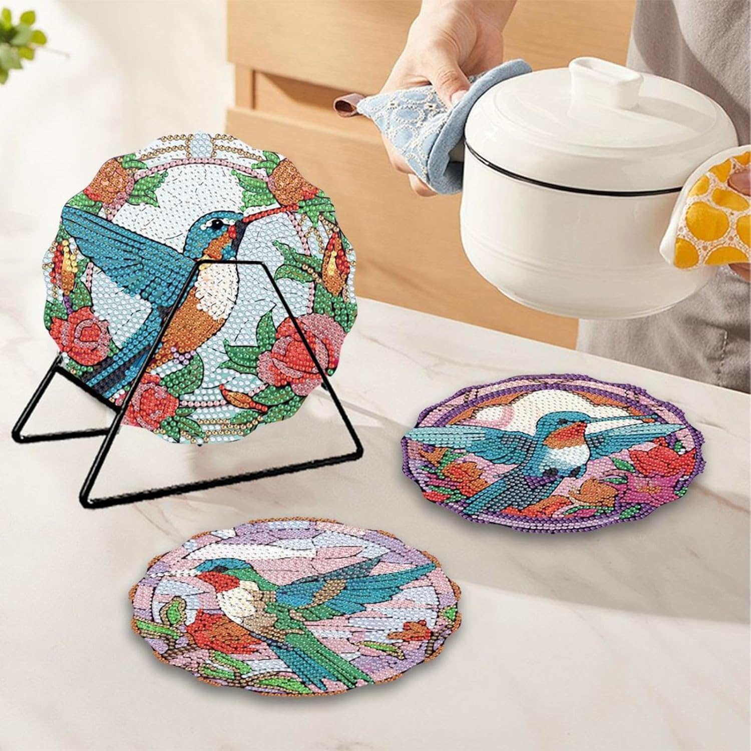 ARTopet 16Pcs DIY Diamond Art Painting Placemat with Holder Round Non-Slip Wooden Table mats Modern Dining Table Kitchen Diamond Art Place mats Craft Supplies for Home Decor