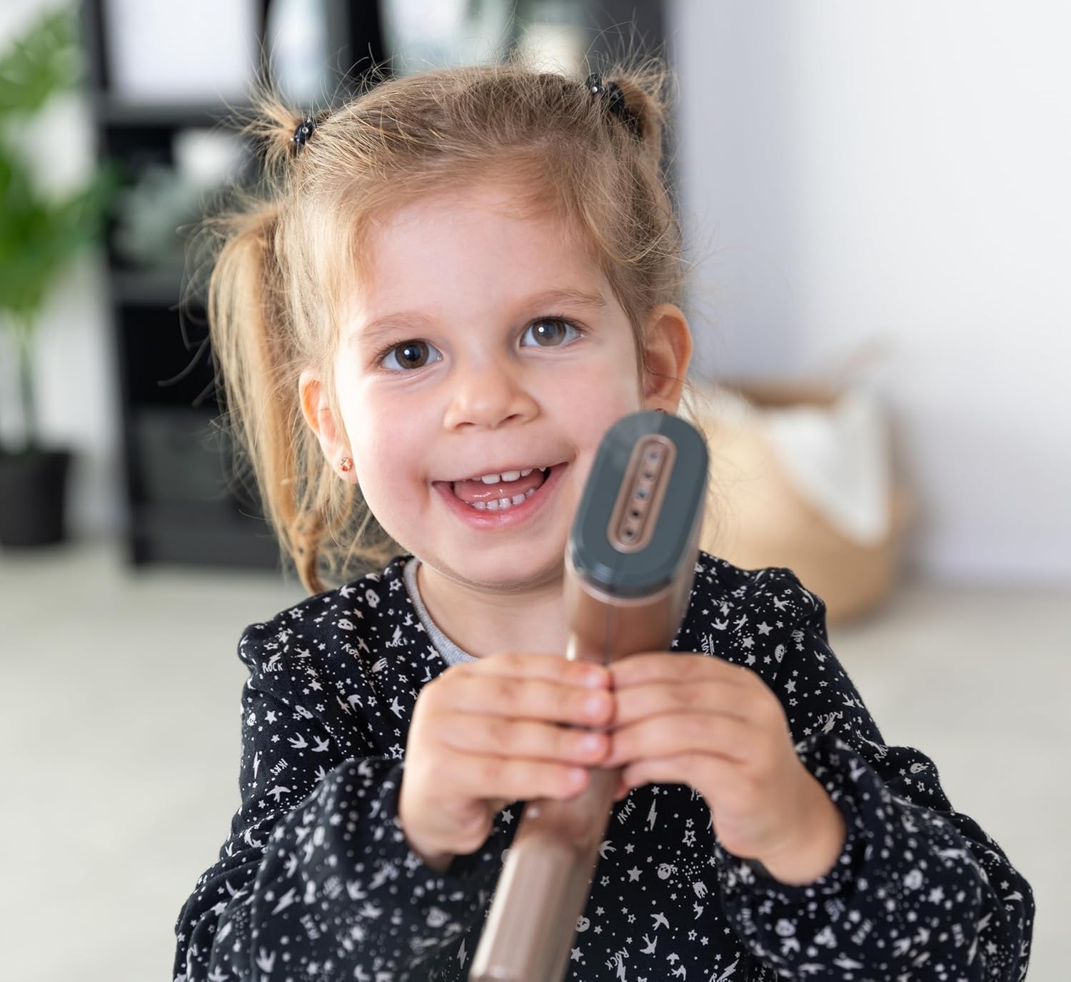 Smoby Tefal Pure Pop 7600330126 Children's Electronic Iron with Real Steam and Light, 3 Different Colours, Randomly Shipped, from 3 Years