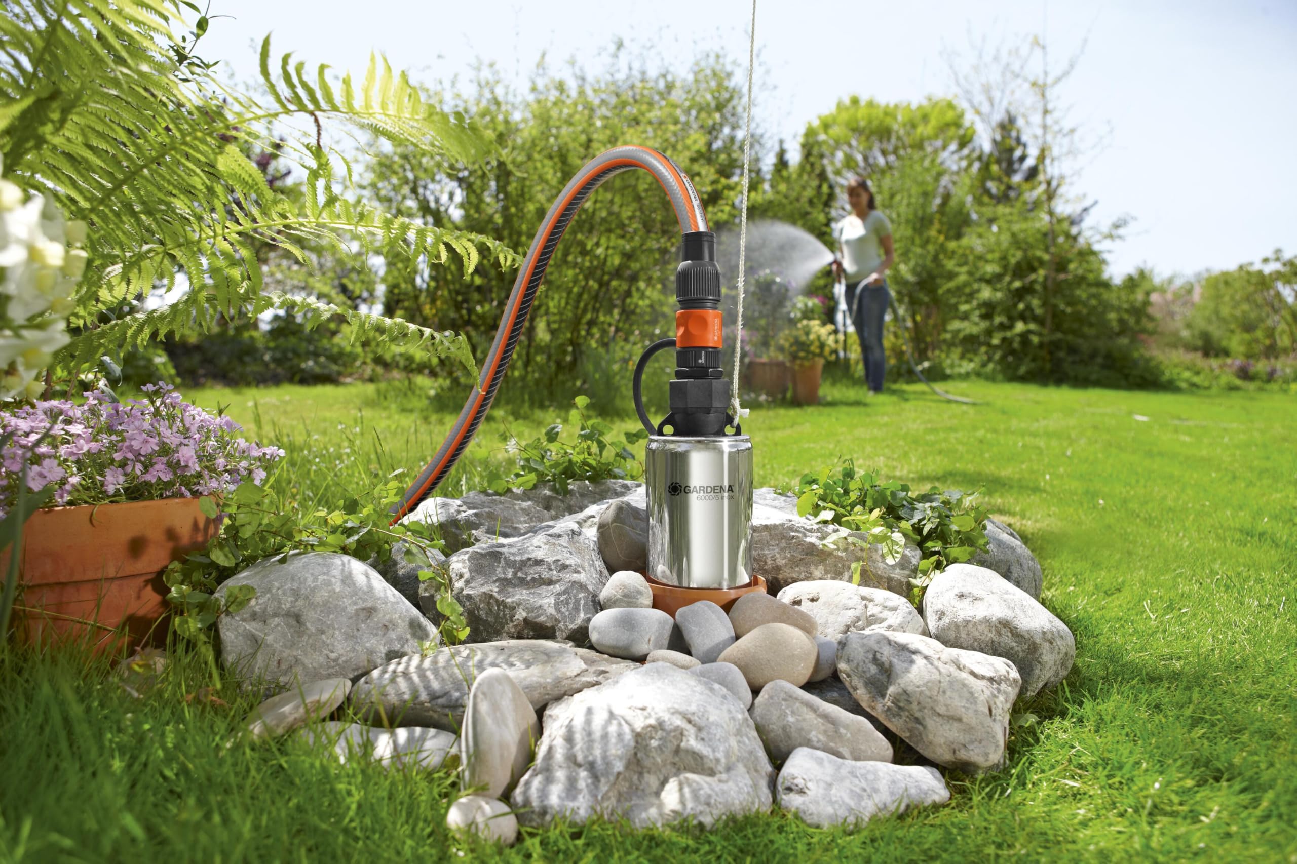 Gardena pompa per pozzi artesiani Premium 6000/5 inox: pompa per pozzi con portata di 6000 l/h, in acciaio inox, incl. protezione integrata contro la marcia a secco (1492-20)