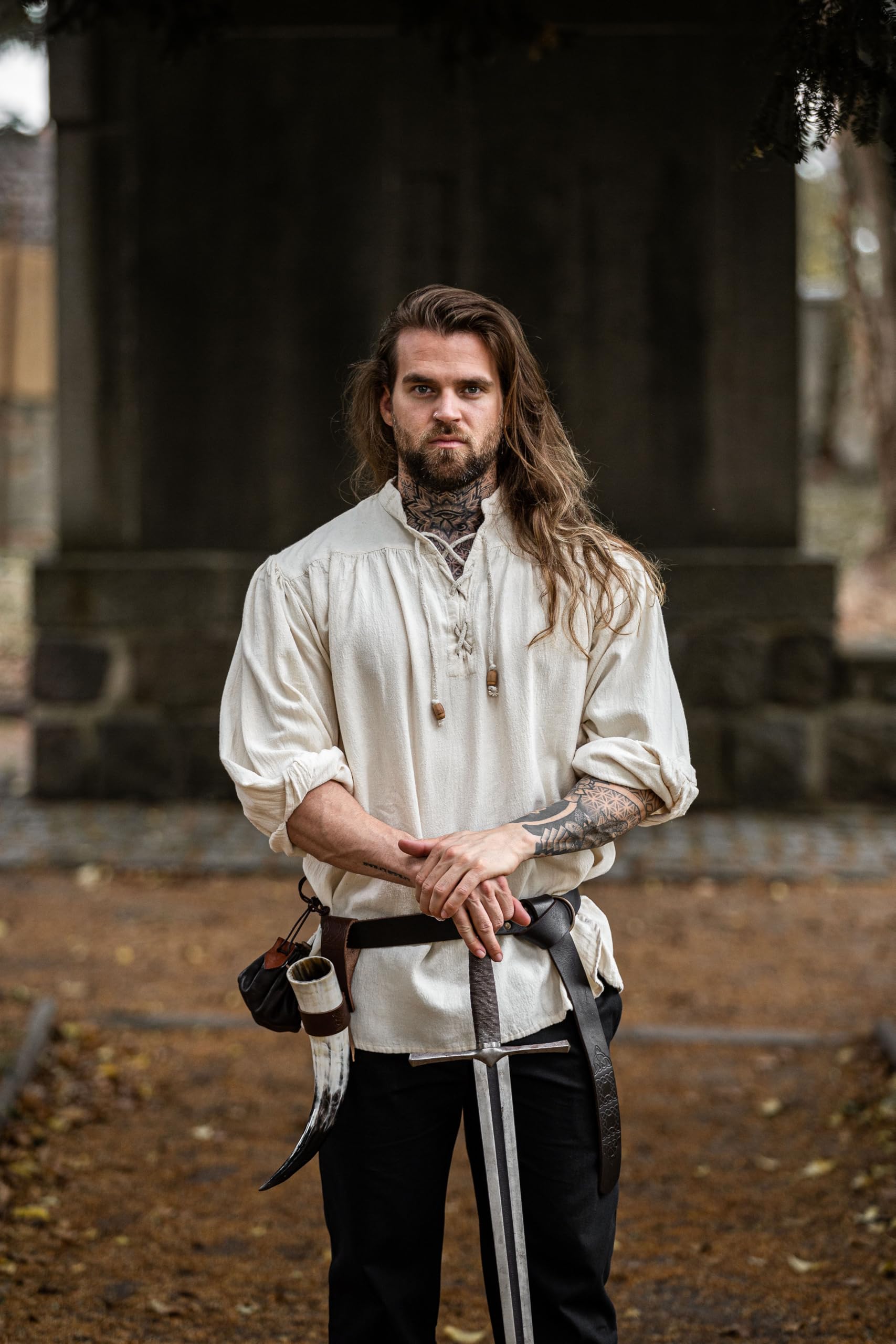 Leonardo Carbone Camicia medievale Leopold – Abbigliamento medievale da uomo, camicia medievale, abbigliamento LARP, abbigliamento festival, costume da carnevale, camicie a maniche lunghe, 100% cotone