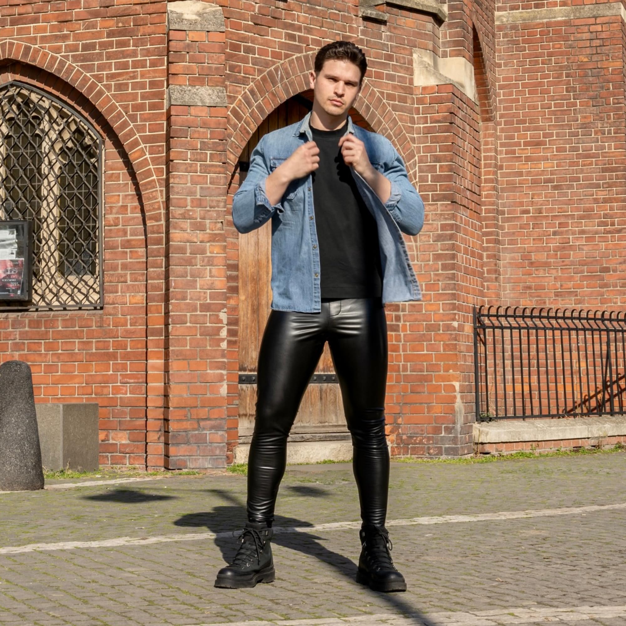 Kapow Meggings Herren-Leggings in Lederoptik, Matte Hose in Veganer Lederoptik mit Taschen und Kordelzug für Festivals und Partys