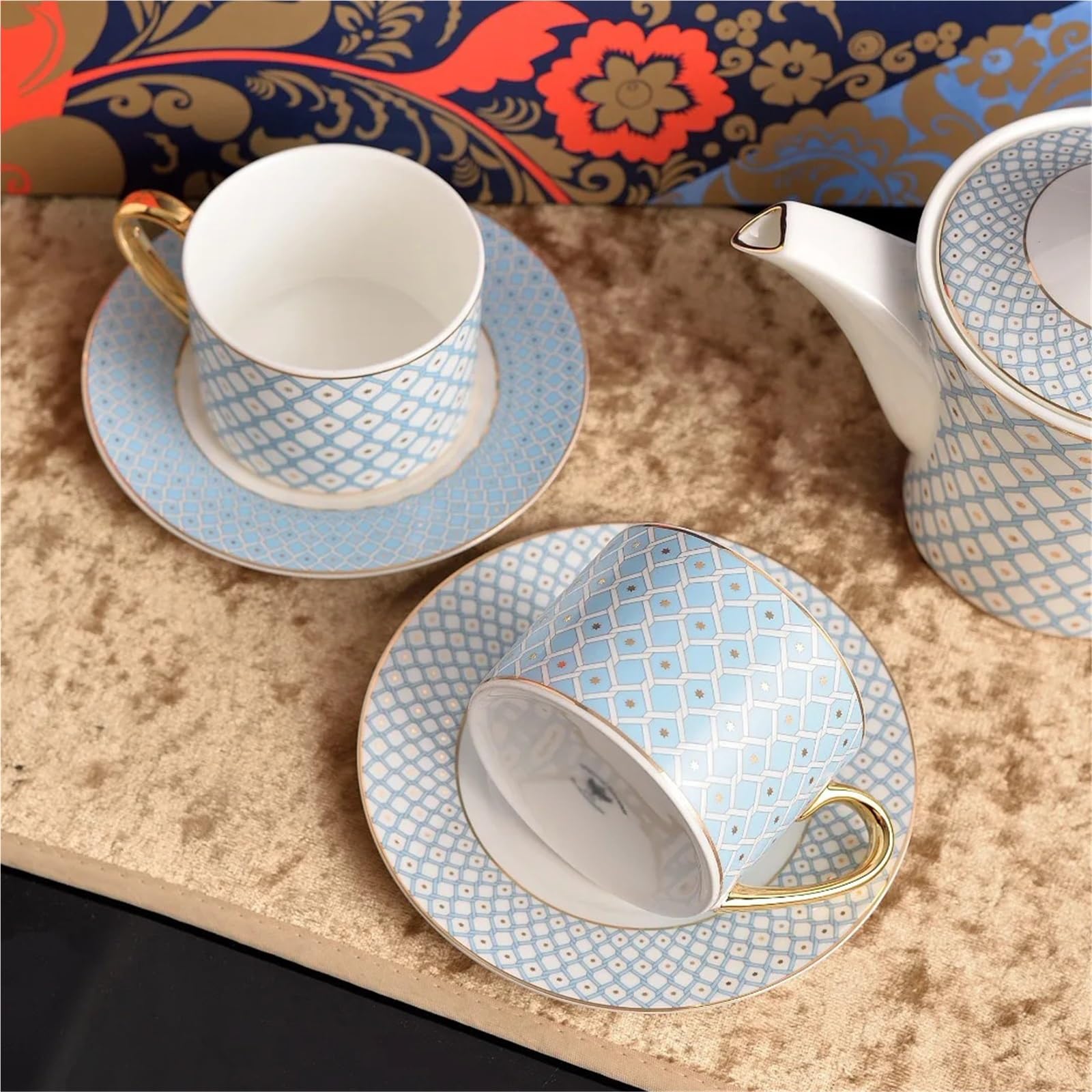 Filiżanki, filiżanki i spodki, europejski zestaw Bone China, delikatna filiżanka do kawy i spodek, kolekcja naczyń na popołudniową herbatę (kolor 3)