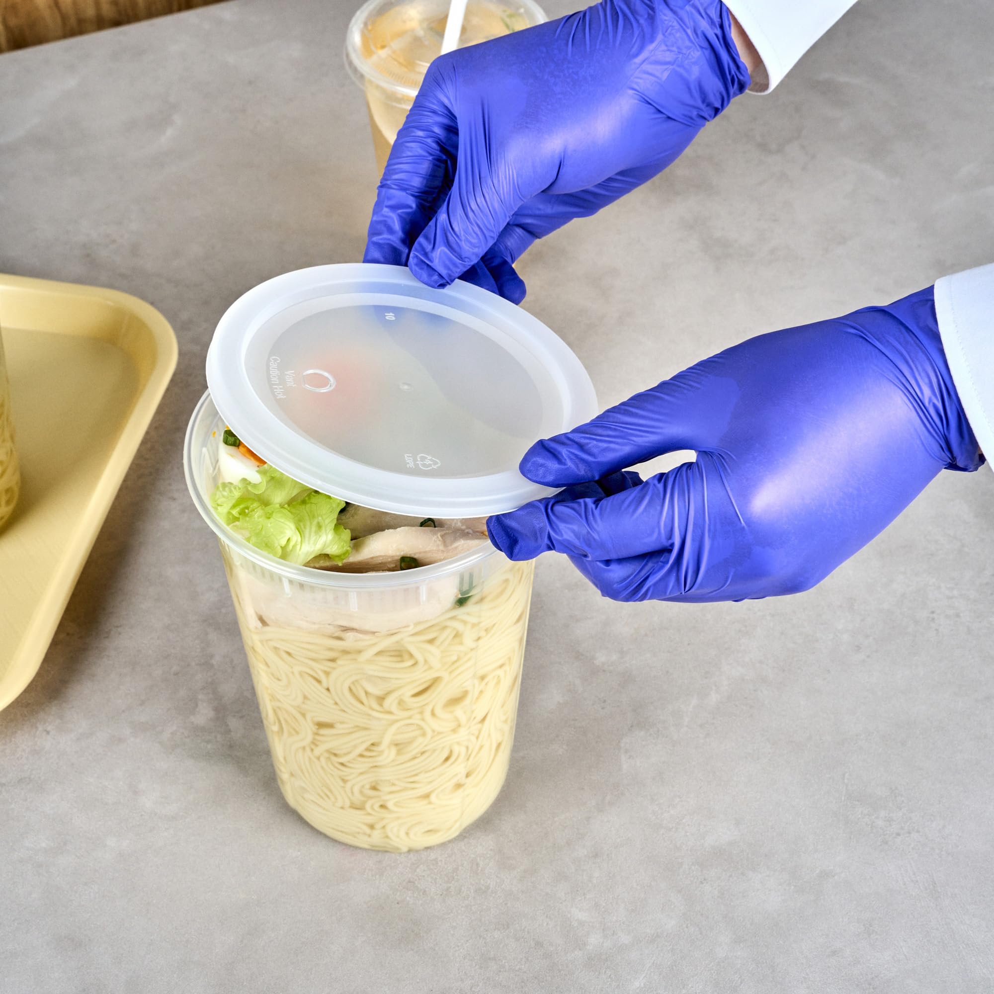 Restaurantware - Asporto - Contenedores de sopa desechables de 48 onzas, 100 recipientes de delicatessen con tapas, aptos para microondas, recipientes de plástico transparente de alta calidad,