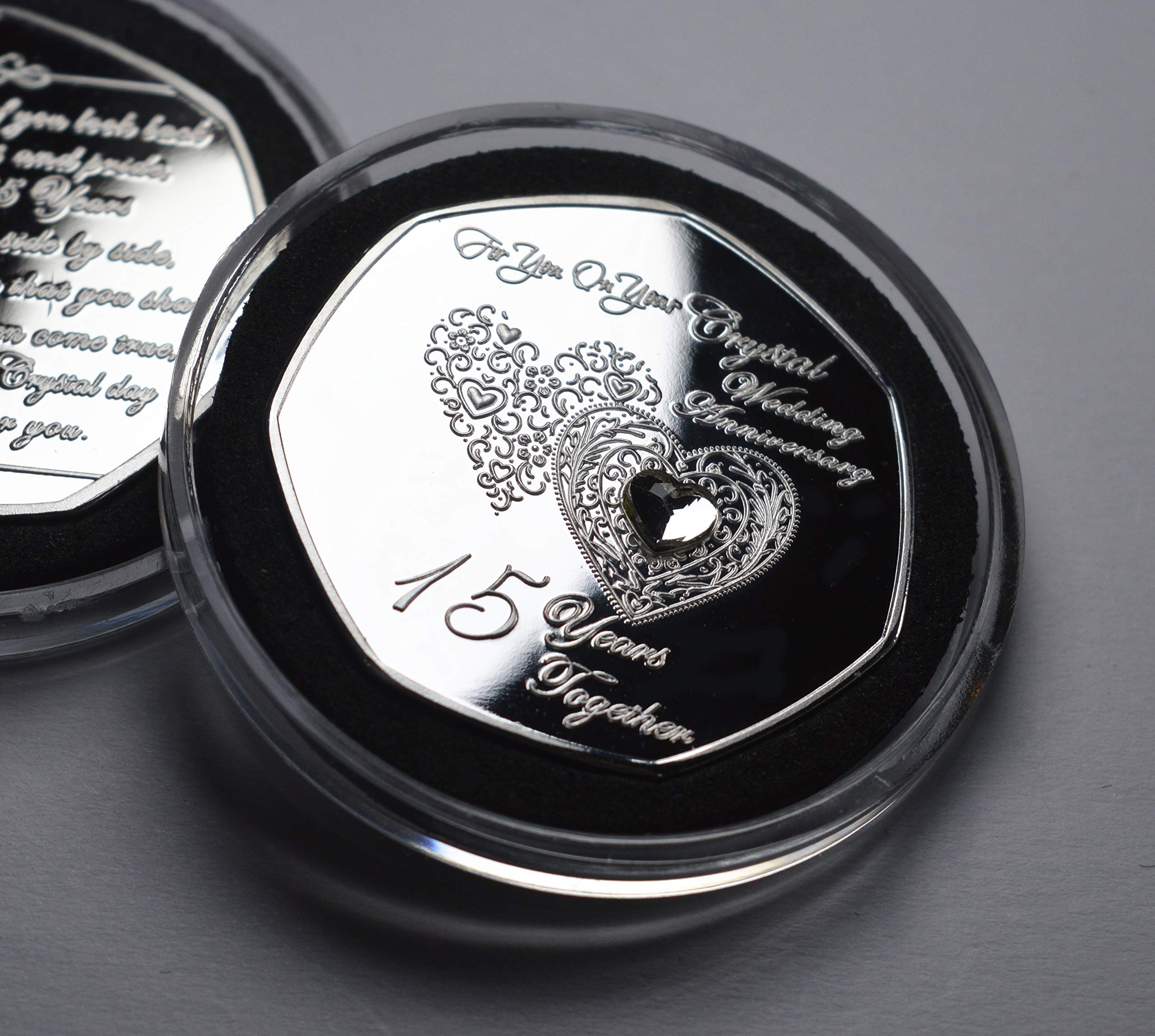 The Commemorative Coin Company 15TH EMERALD WEDDING ANNIVERSARY Silver Commemorative with Diamante Gemstone in Capsule. Gift/Present 15 Years Together