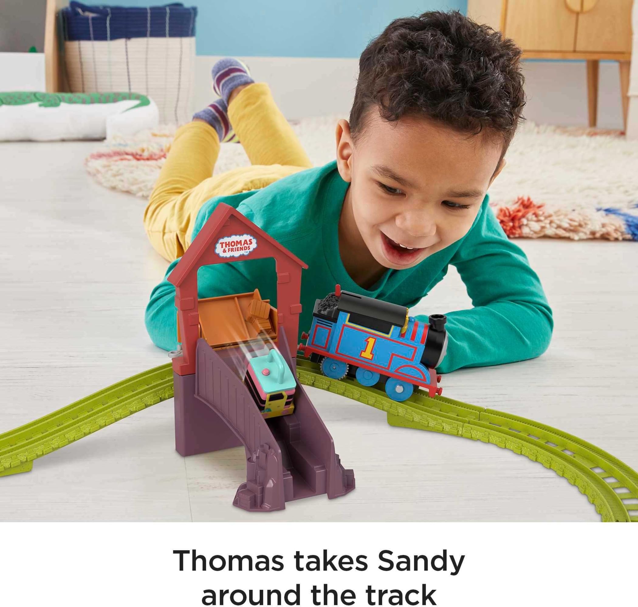 Thomas & Friends Coffret de 18 éléments, Dont Carly la Grue et Sandy Le Speeder, et éléments de Circuit, Jouet Enfant, Dès 3 Ans, HDY58