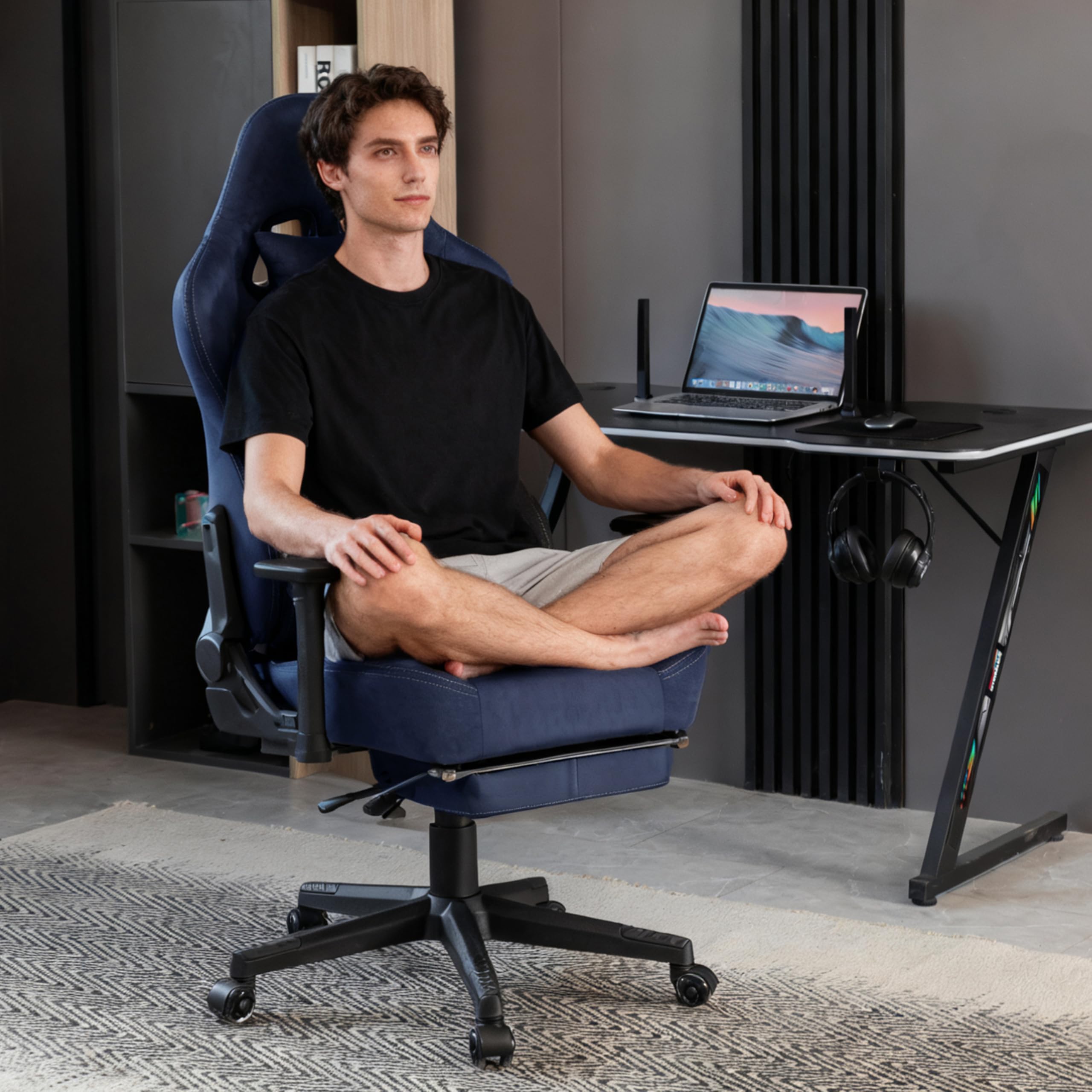 Symino Chaise Gamer XL, Siège Large Mousse+Latex, Support Lombaire & Tête, Inclinaison 175°, 300kg, Roues Silencieuses Incluses (Faux Daim, Bleu Foncé)