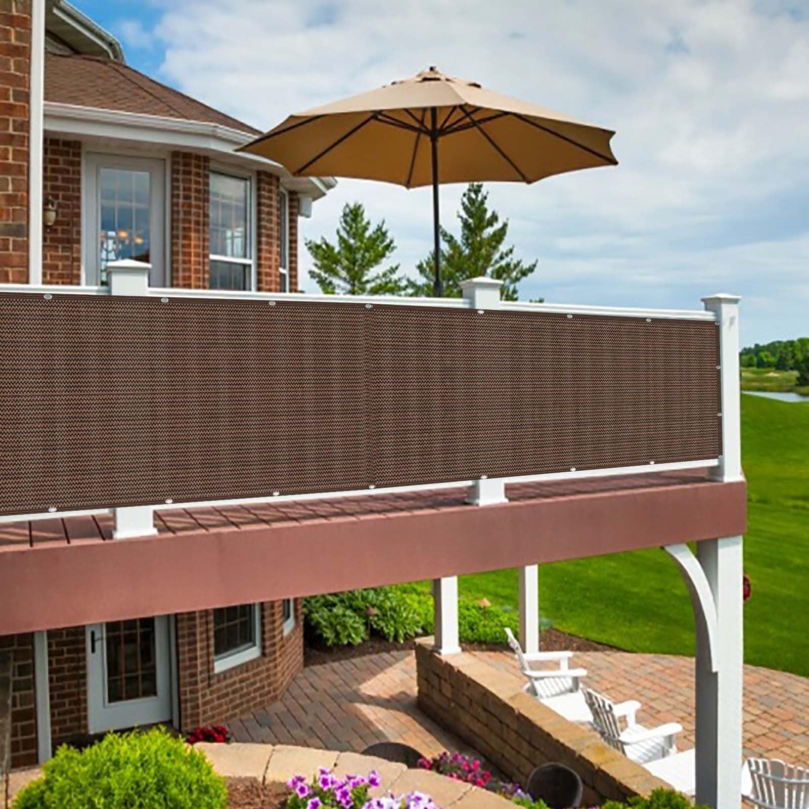 Brise vue balcon exterieur pour s'isoler du vent sur la terrasse de jardin