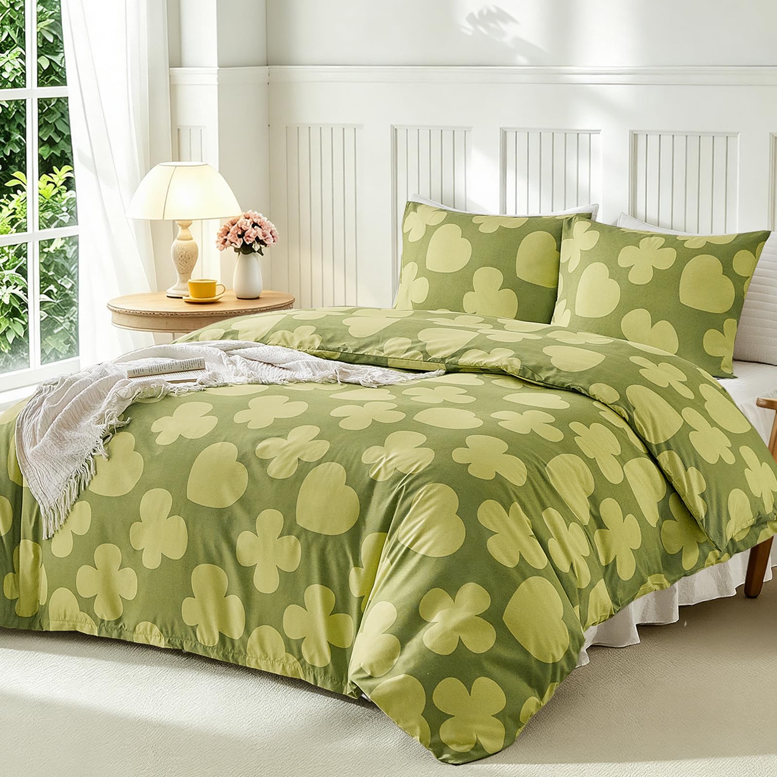 Tokokimo Bed Linen 220 x 240 cm, 3-Piece - Decorated with Spring Butterflies and Graceful Hearts - Microfibre Duvet Cover 220 x 240 cm for Double Beds with 2 Pillowcases with Zip 80 x 80 cm, Green — image 1