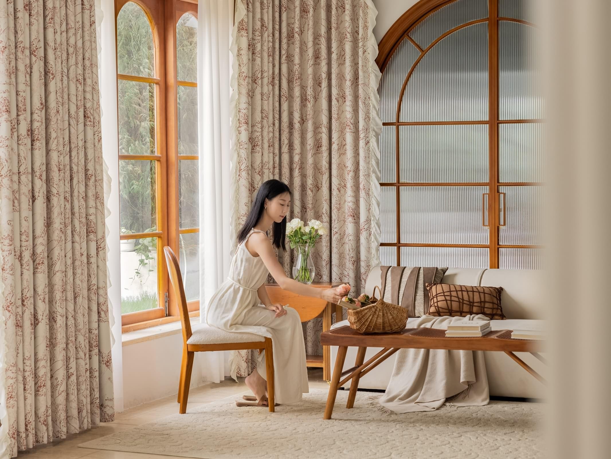 KnSam 2er Set Verdunkelungsvorhang mit Ösen Rot, Ösenvorhang Blumen mit Rüsche, Chenille Ösen Wohnzimmer Vorhang Fenster Gardinen, Jeder B 107 x H 115cm