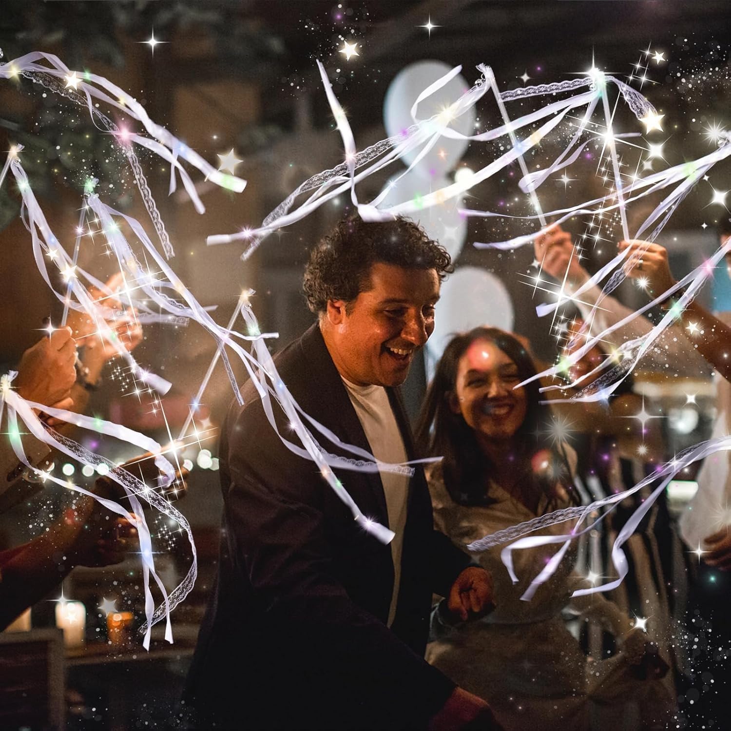 LED Hochzeitswedel – Leuchtende Hochzeitsdeko mit Warmweißem & buntem Licht | mit Bändern und Glöckchen – Wedding Wands Perfekt für Hochzeitsauszug, Partys & Feiern (50)