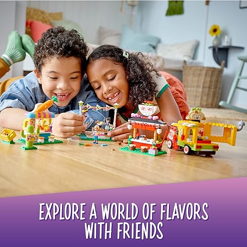 Miniatura 2 de LEGO Friends Street Food Market 41701 nuevo kit de construcción de Food-Play promueve el juego imaginativo incluye juguete de Emma y gatito regalo