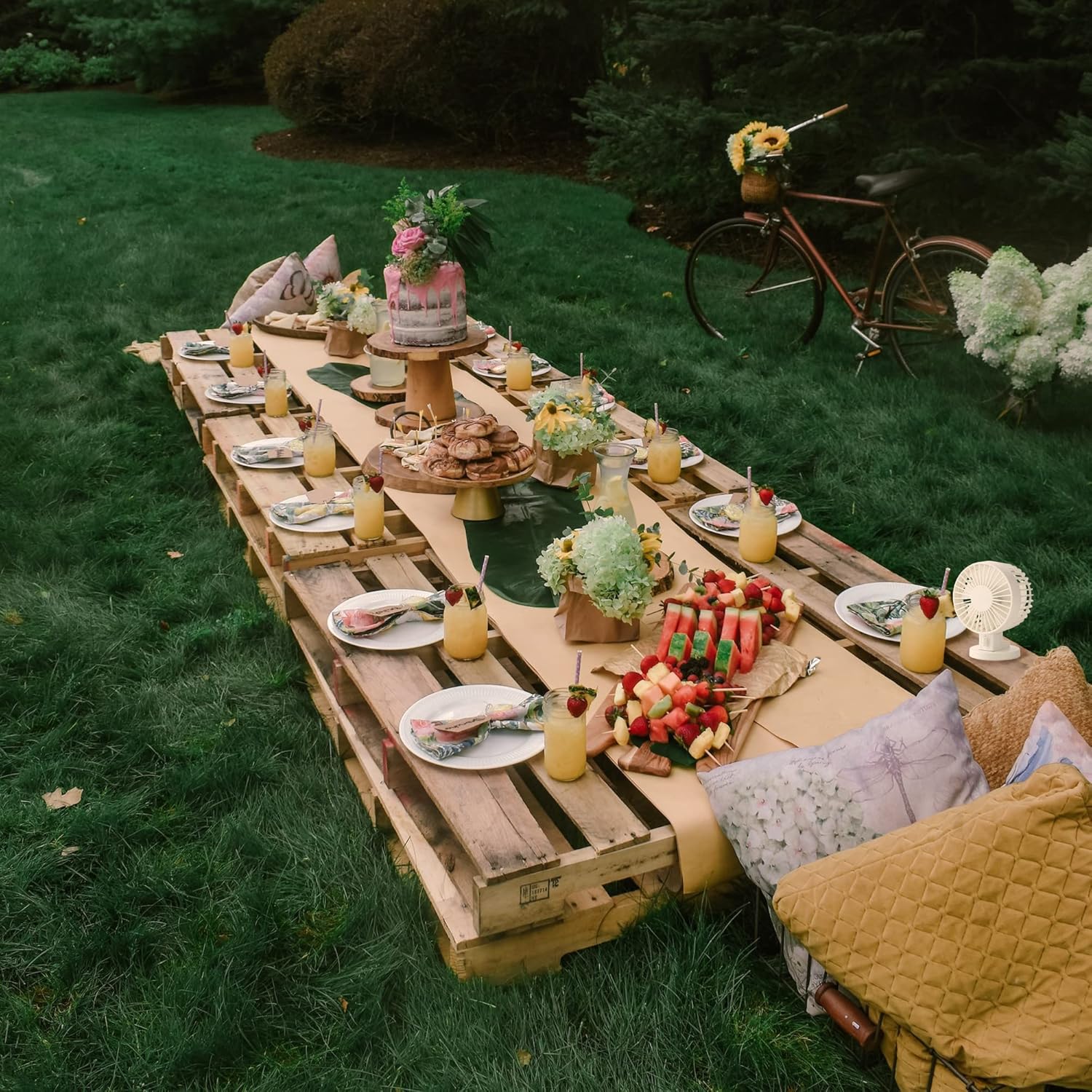 5V USB-Powered Fan Cooling Air Fan Two Speeds Powerful Fan with Motion Sensor Automitically On/Off for Office Computer Desk Student Dormitory Study - White