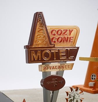 Amazon.co.jp: Disney/Pixar Cars PRECISION SERIES Sally's Cozy Cone