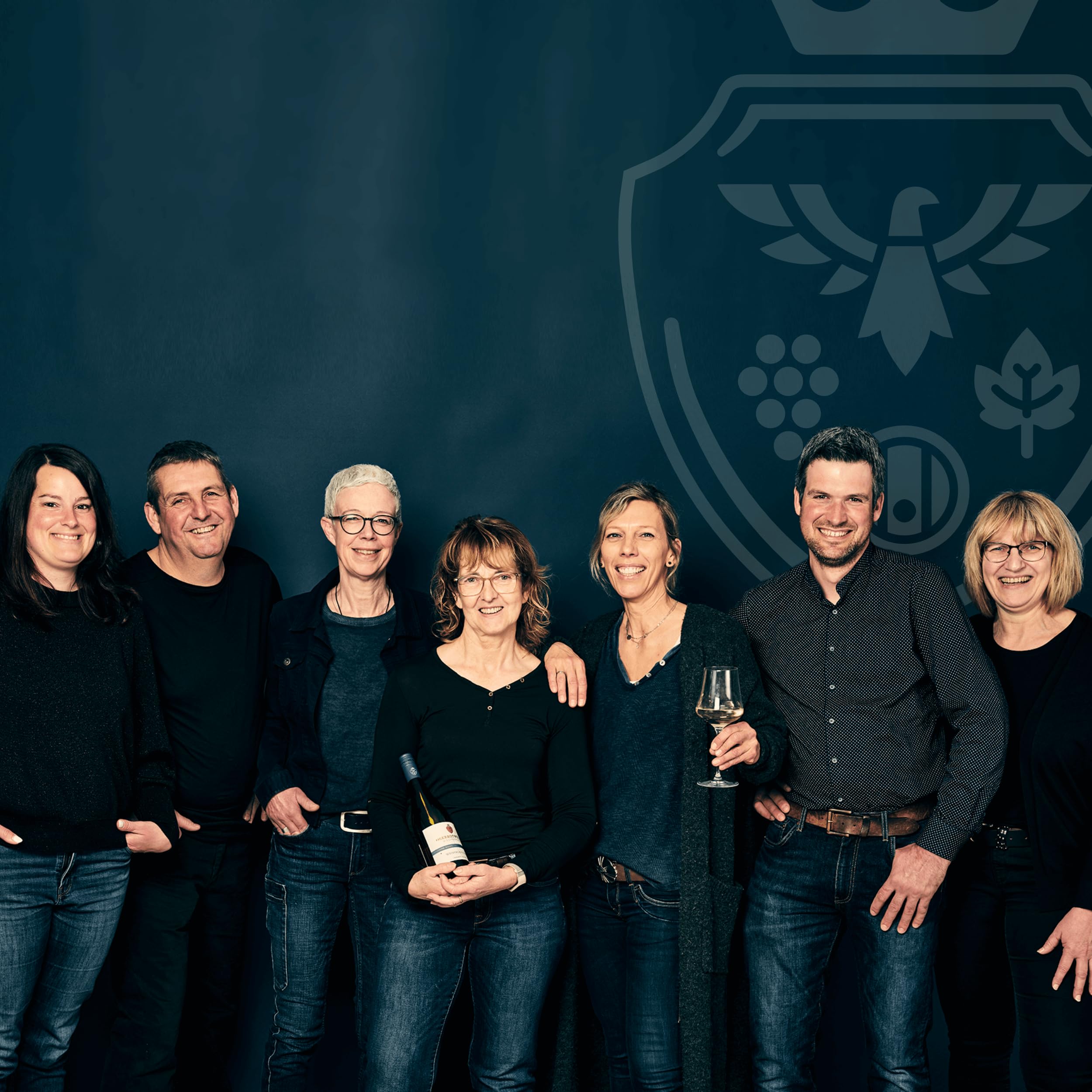Vulkangewächs Kaiserstuhl Grauburgunder QbA trocken - SILBER 2026 AWC Vienna - Weißwein trocken mit zarten Fruchtaromen nach Pfirsich, Apfel & Zitrus - Badischer Wein (6 x 0,75 l)