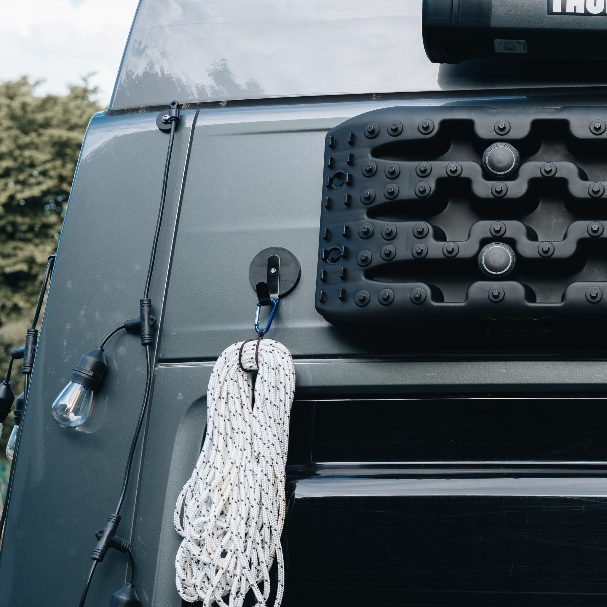 Campnetic magnetische Haken im 2er Set groß - Magnethaken für Kastenwagen, Vanlife, Camping - gummierte Magnet Haken - Camper Zubehör - Offroad Zubehör - Camping Gadget inkl. Aufbewahrungsbeutel