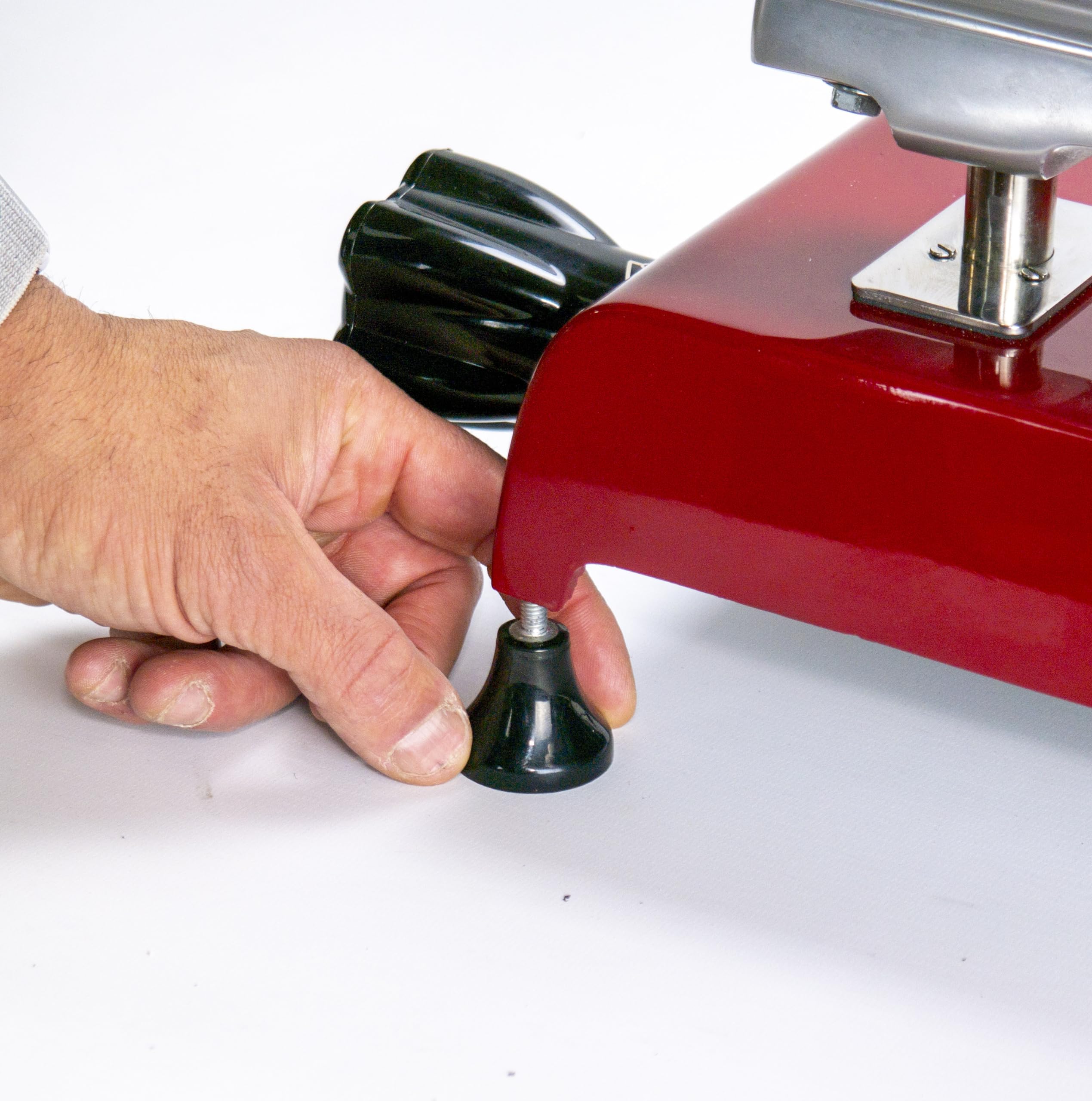 Palatina Werkstatt ® Berkel Red Line 250 rosso Affettatrice/affettatrice professionale con smerigliatrice integrata + Tagliere in legno di botte, Prezzo di vendita: € 1169,-