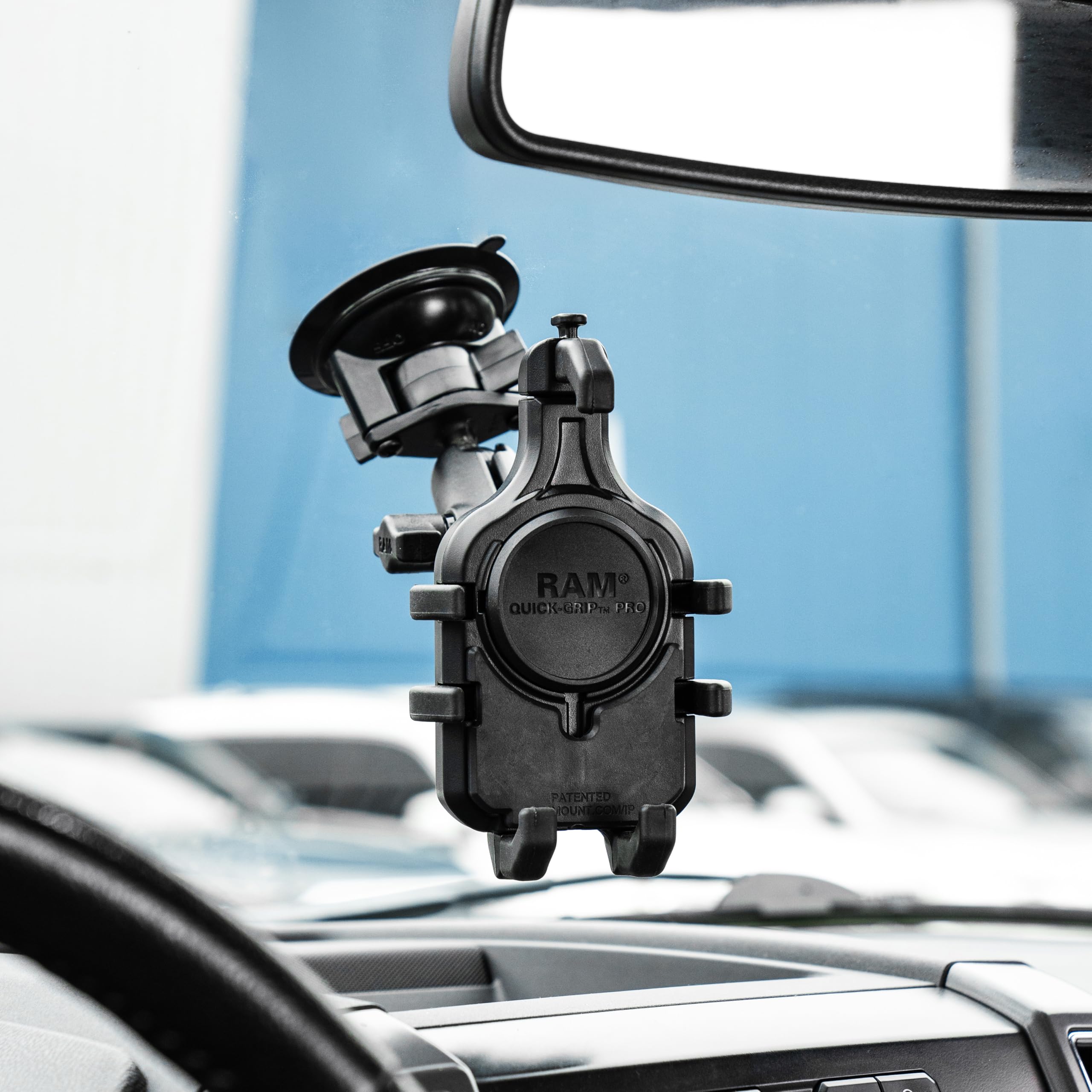 RAM MOUNTS Quick-Grip Pro - Supporto per telefono con ventosa Twist-Lock | Sfera da 2,5 cm con braccio medio per parabrezza del veicolo e altre superfici non porose