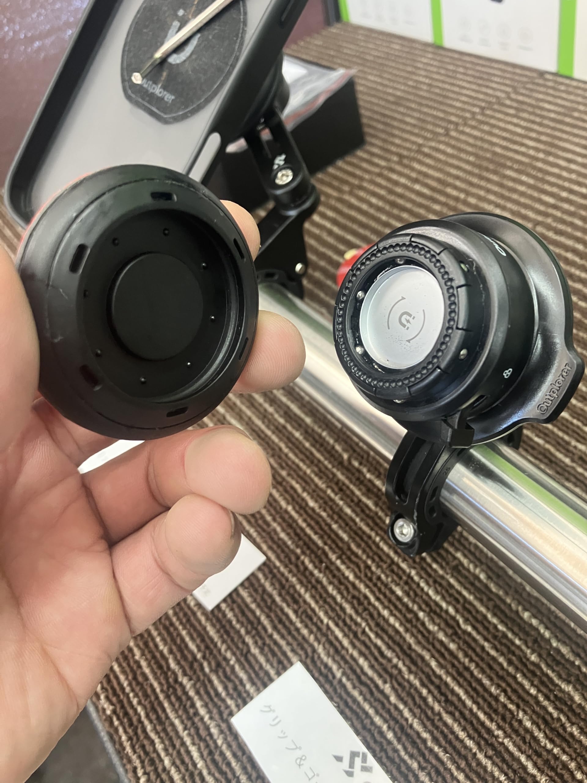 Amazon.co.jp: OUTPLORER スマートフォンマウント「グリップゴー」汎用