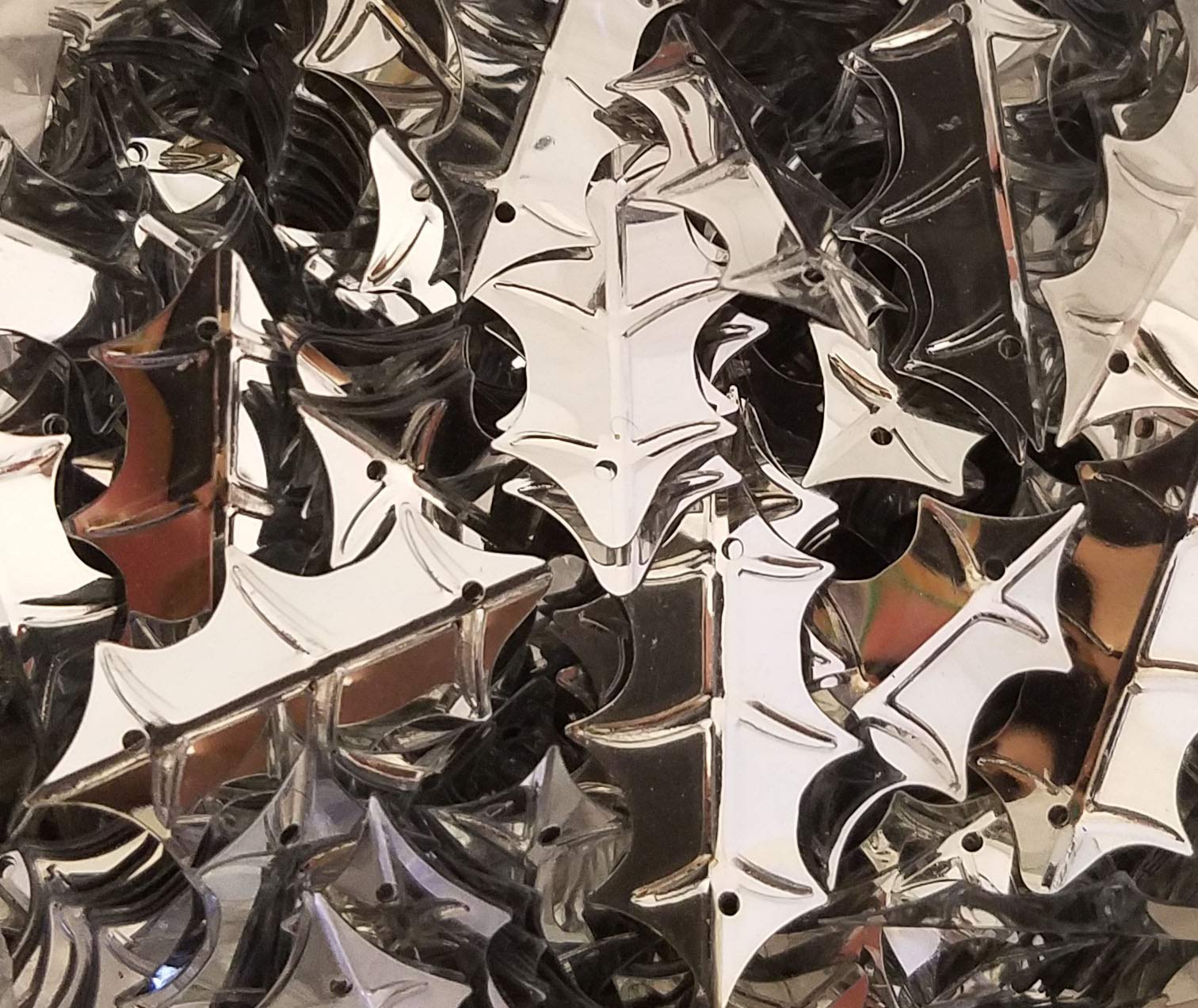 25mm 1-Inch Holly Leaf Sequins for Christmas Crafts (Pack of 100) (Metallic Silver)