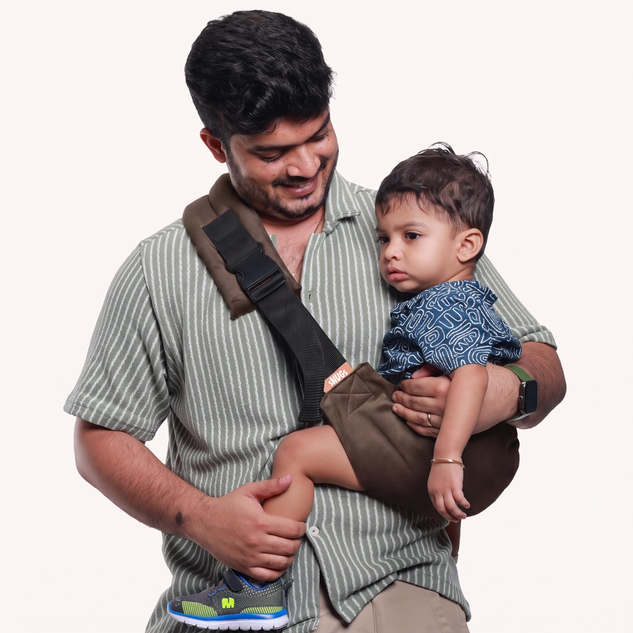 Snugs Ergonomic Baby Carrier | Luxe Edition | Toddler Carrier | Sling Carrier | Breathable and Lightweight Fabric | Adjustable Straps | Suitable for 8 Months to 4 Years | Supports Up to 20 Kg (Ebony)-picture-20