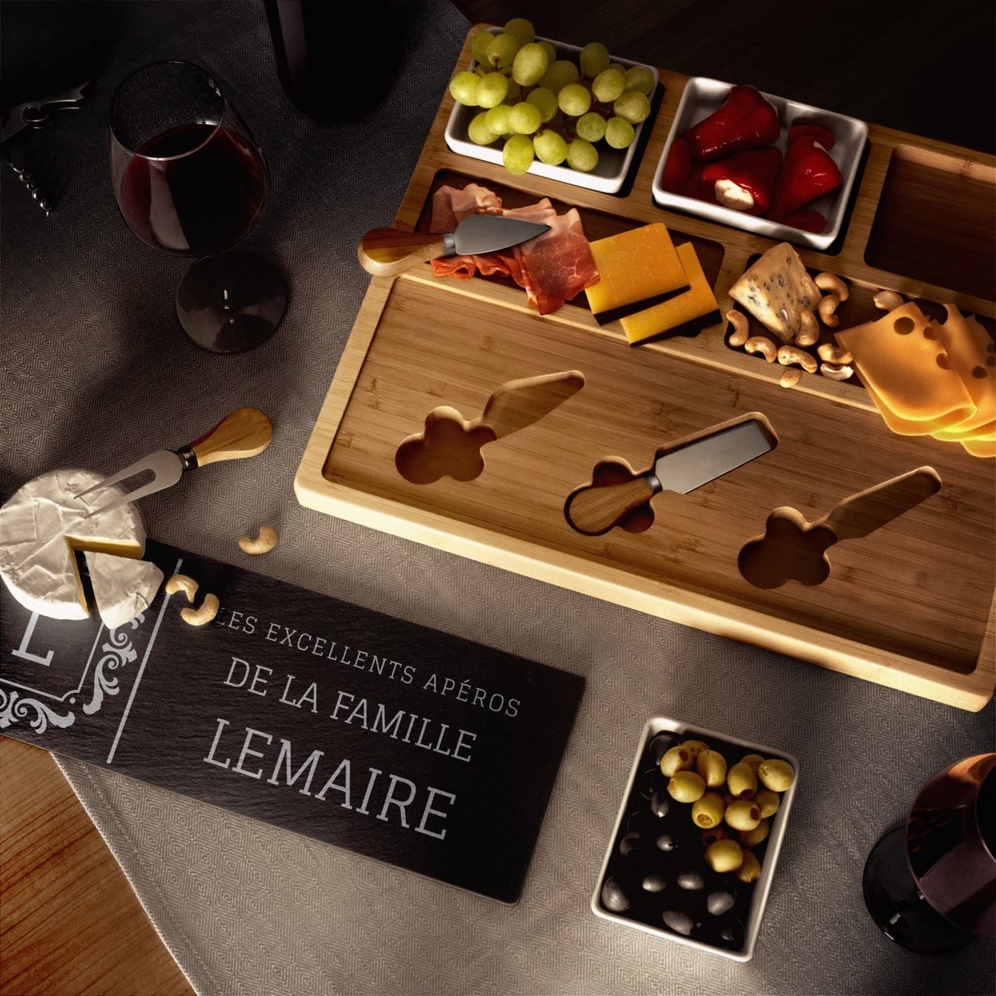 Maverton Planche à Fromage Personnalisée Cadeau Couple - Plateau de charcuterie avec Accessoires - Plateau Apero Gravé pour Parents - Cadeau Personnalisé pour mariés pour mariage/Noël/noces - apéro