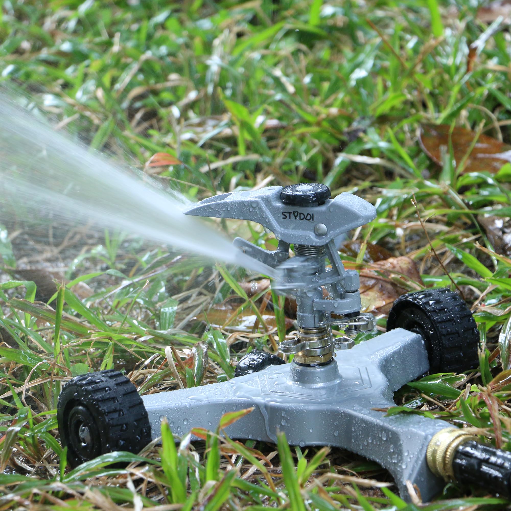 STYDDI Irrigatore pulsante in metallo su base con ruote in metallo in-serie, irrigatore circolare regolabile per prato circolare di medie e grandi dimensioni, cortile, giardino e grandi aree