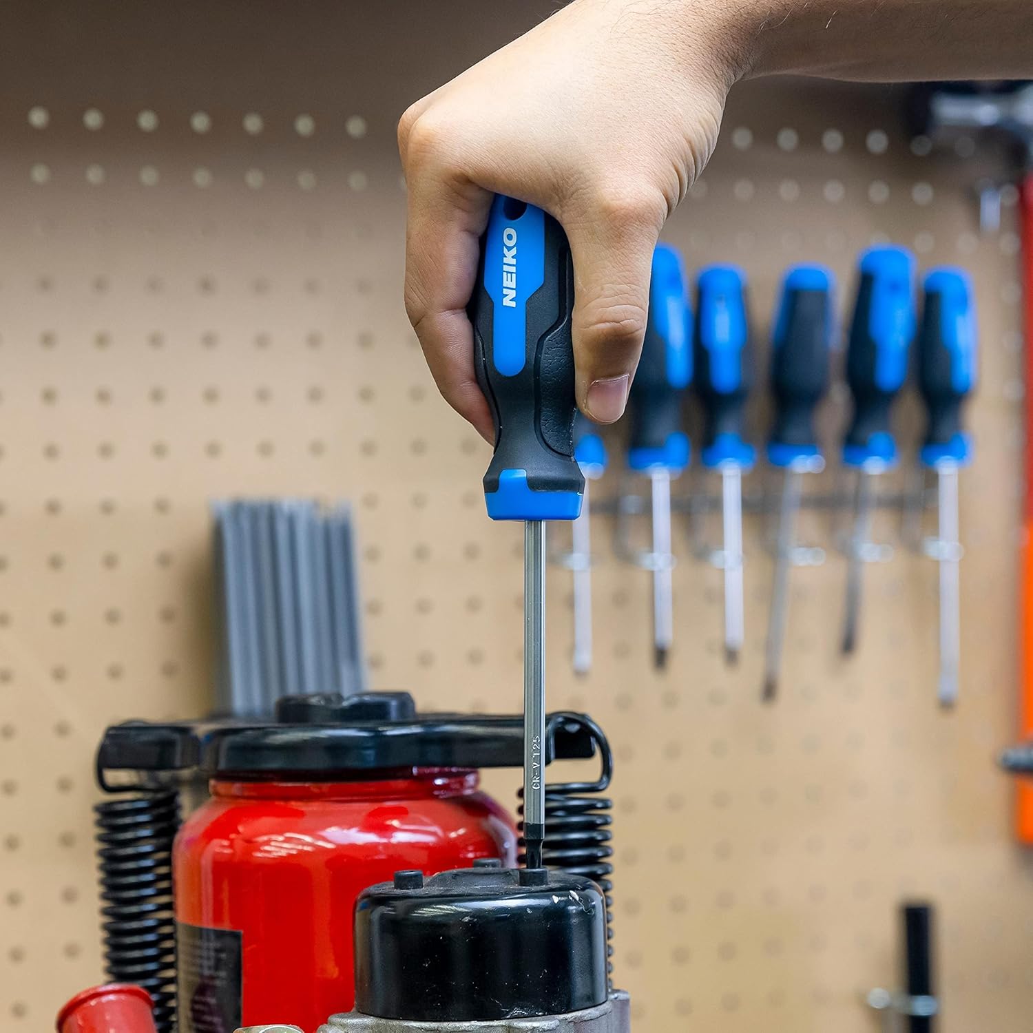 NEIKO 01377A Magnetic Torx Screwdriver Set | 12 Piece | T5 – T40 | 6 Point Star Head Driver | Heat Treated Chrome Vanadium Steel | Non Slip Cushioned Handle Grip | Magnet Bit Tip | Carrying Pouch - Image 5