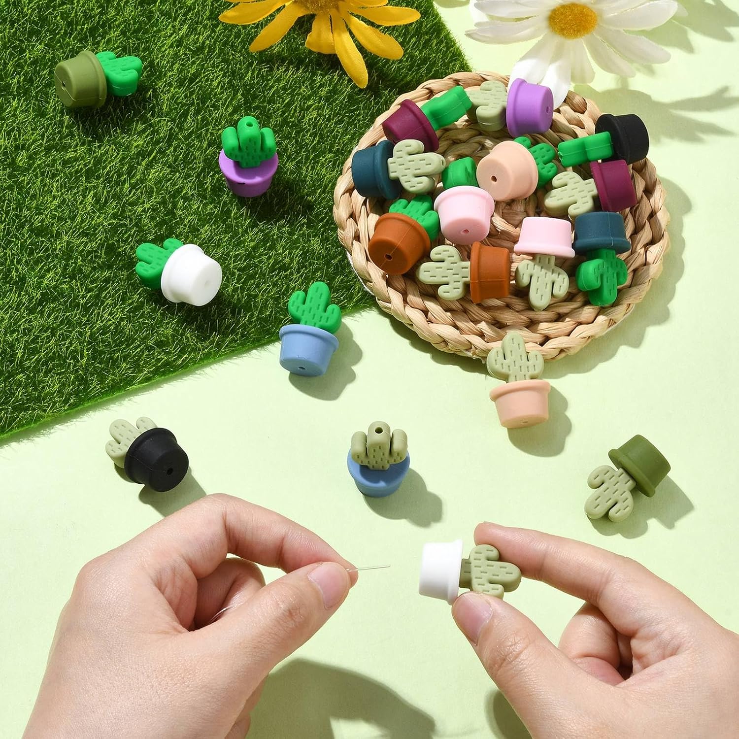 21 pcs 21 Colors Potted Cactus Theme Silicone Focal Beads Tropical Desert Plant Spacer Beads for DIY Jewelry Necklace Beadable Pens Bracelets Keychain Making Craft Decor