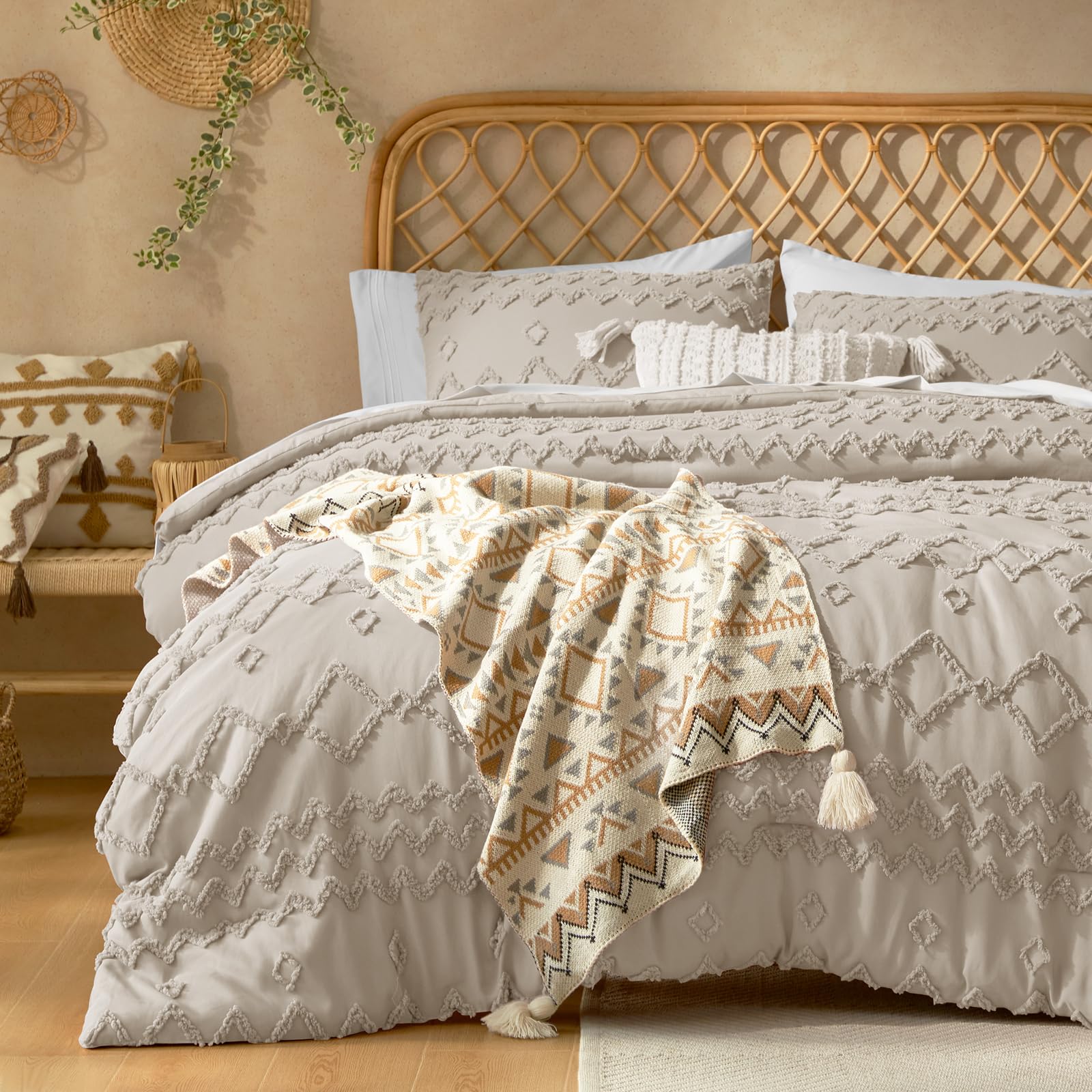 tufted boho king size comforter set, 3 pieces khaki boho bed set, farmhouse shabby chic embroidery bedding for all seasons, soft jacquard king bedding set with comforter ? 2 pillow shams