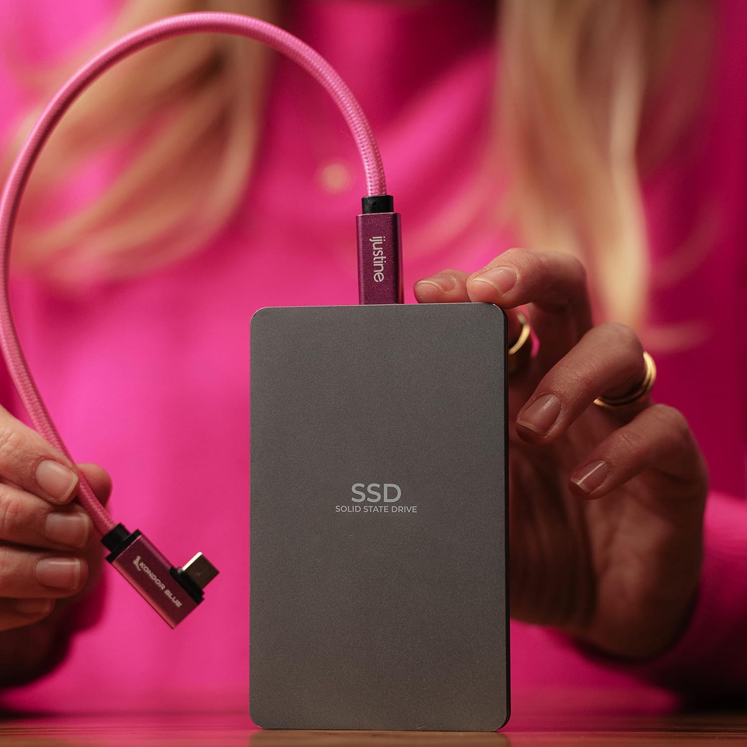 KONDOR BLUE x iJustine | 1' FT USB-C to USB-C Right Angle | USB 3.1 Gen 2, 10Gb/s Data Transfer Speeds, 100W Charging, & 4K Display Support | Pink