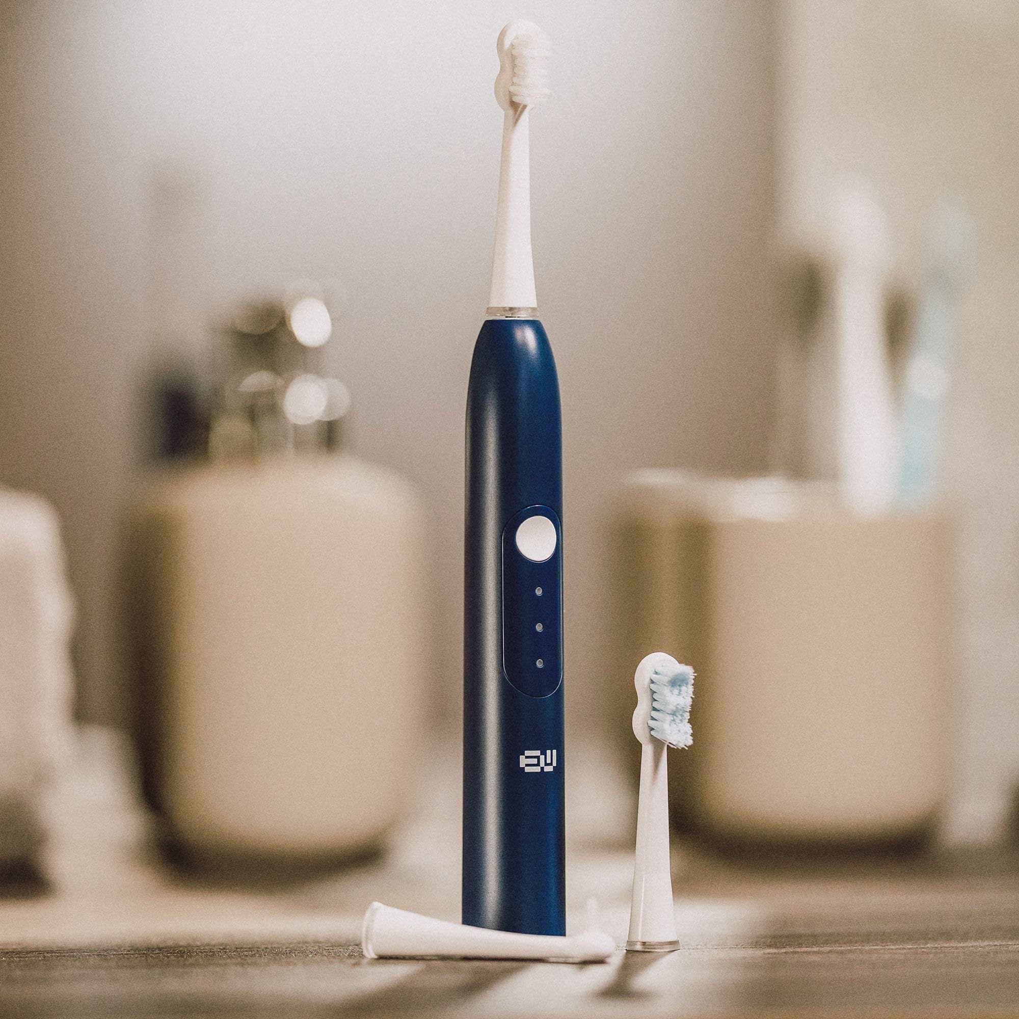 edel + white swiss - EW‑SG9 Viva Sonic - Brosse à dents suisse hydrodynamique avec 3 têtes de brosse professionnelles, charge directe USB C et mode massage - Compact et puissante - Bleu