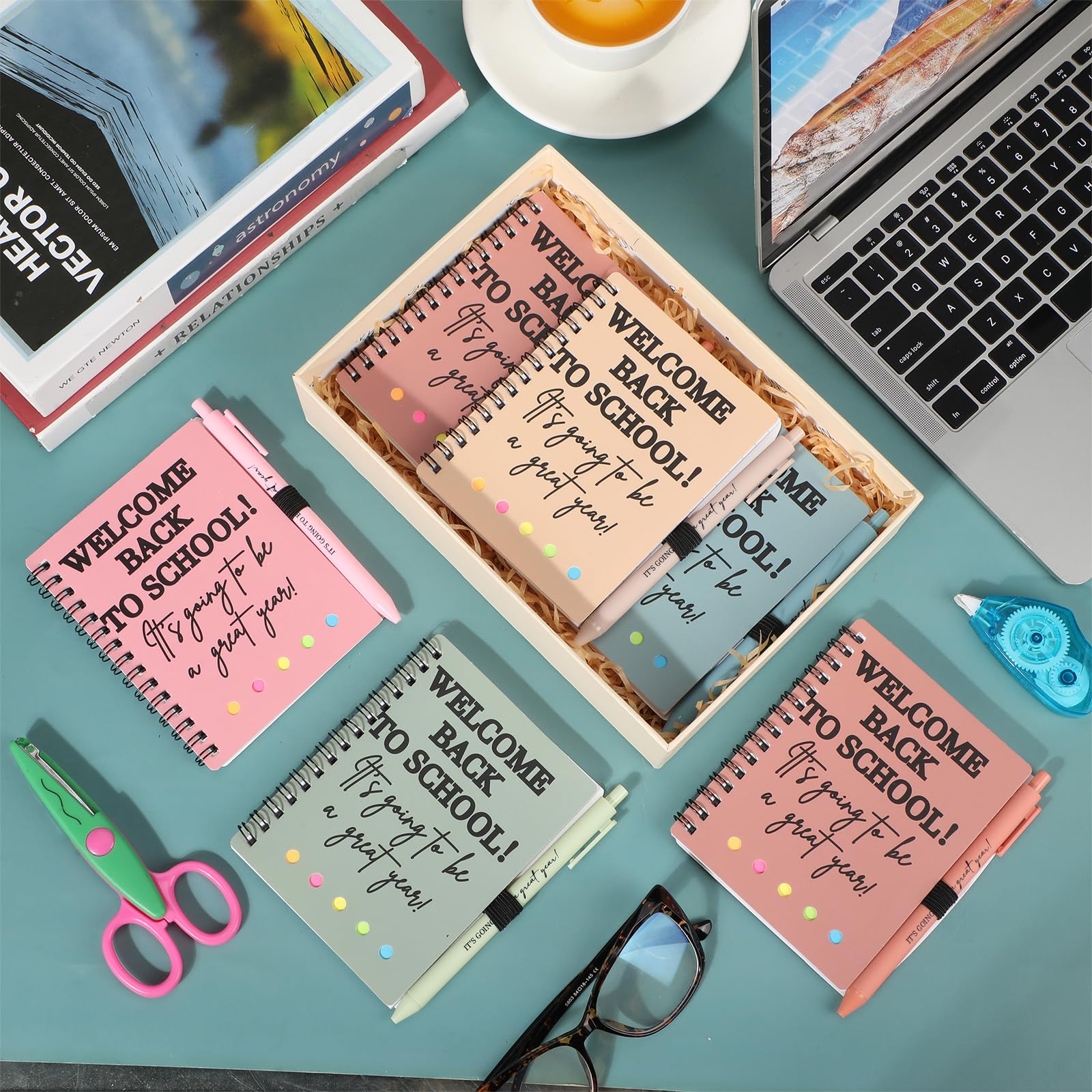 Dunzoom 40 cuadernos de bienvenida para el regreso a clases, 20 cuadernos para el primer día de escuela, con pestañas adhesivas, 20 bolígrafos inspiradores para recompensa para profesores y