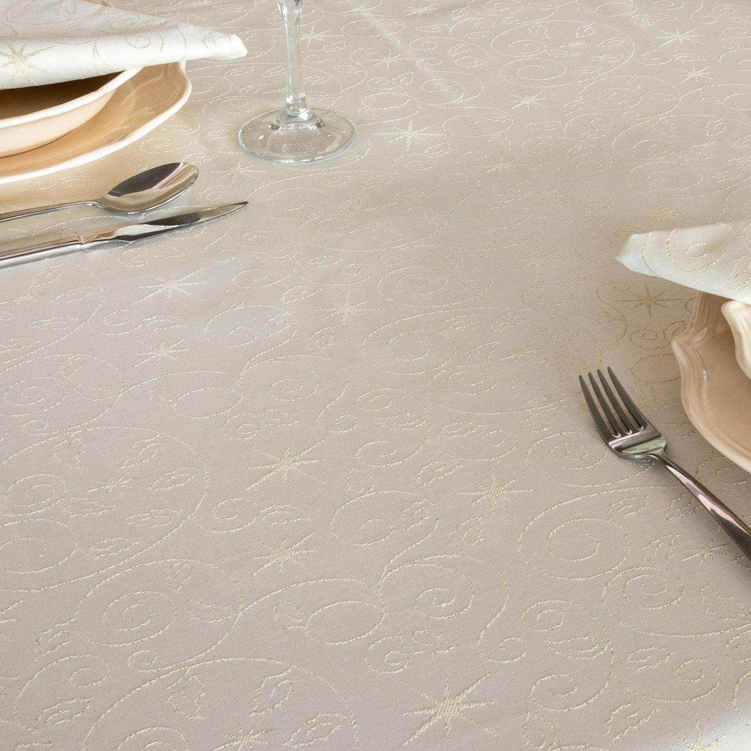 BGEUROPE Mantel con estrellas navideñas y servilletas, tratamiento antimanchas, color beige ((59 x 137 (150 x 350 cm)))